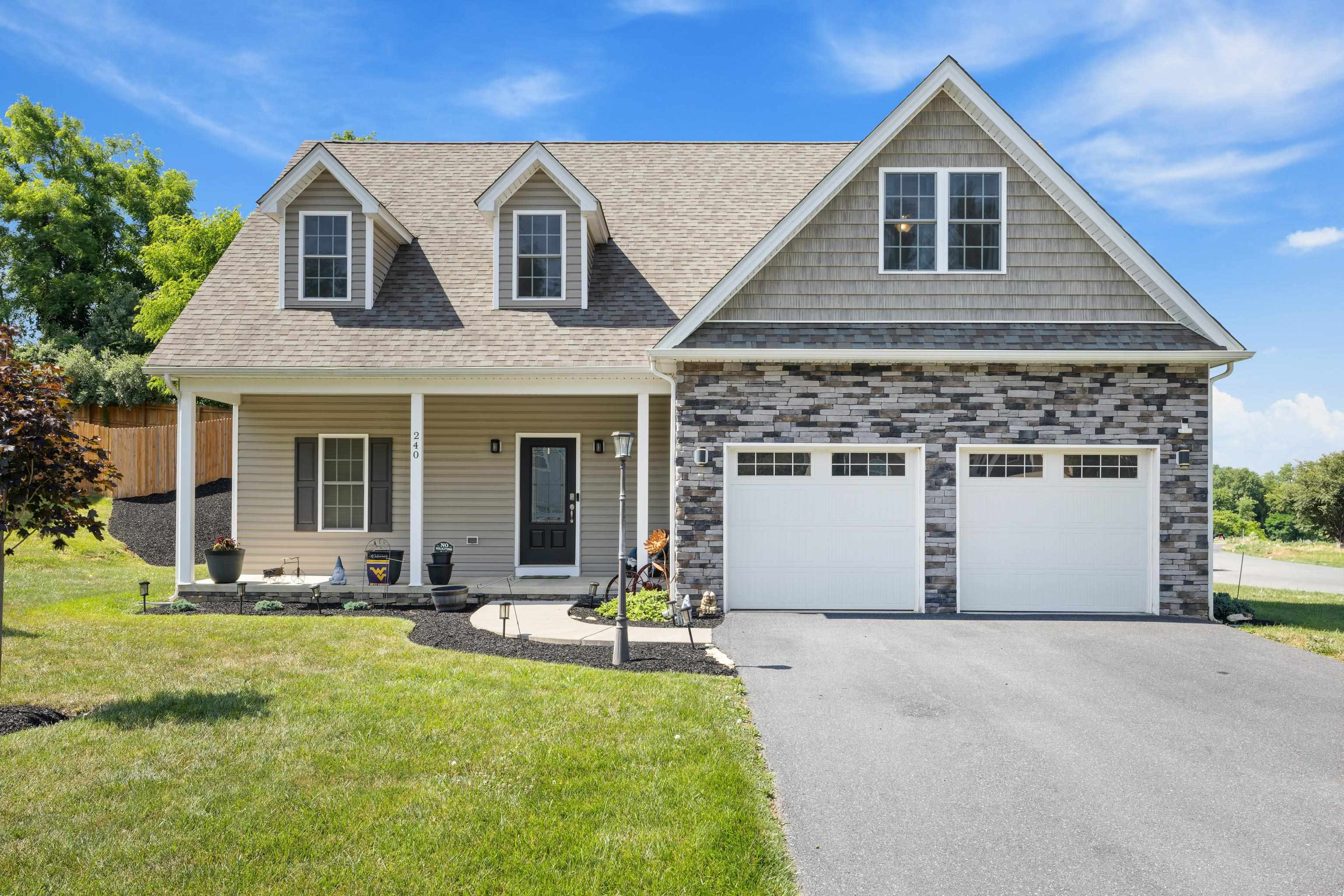 240 CLAYBROOK DR, WAYNESBORO, Virginia 22980, 3 Bedrooms Bedrooms, ,2 BathroomsBathrooms,Residential,240 CLAYBROOK DR,678607 MLS # 678607 240 CLAYBROOK DR, WAYNESBORO, Virginia 22980, 3 Bedrooms Bedrooms, ,2 BathroomsBathrooms,Residential,240 CLAYBROOK DR,678607 MLS # 678607