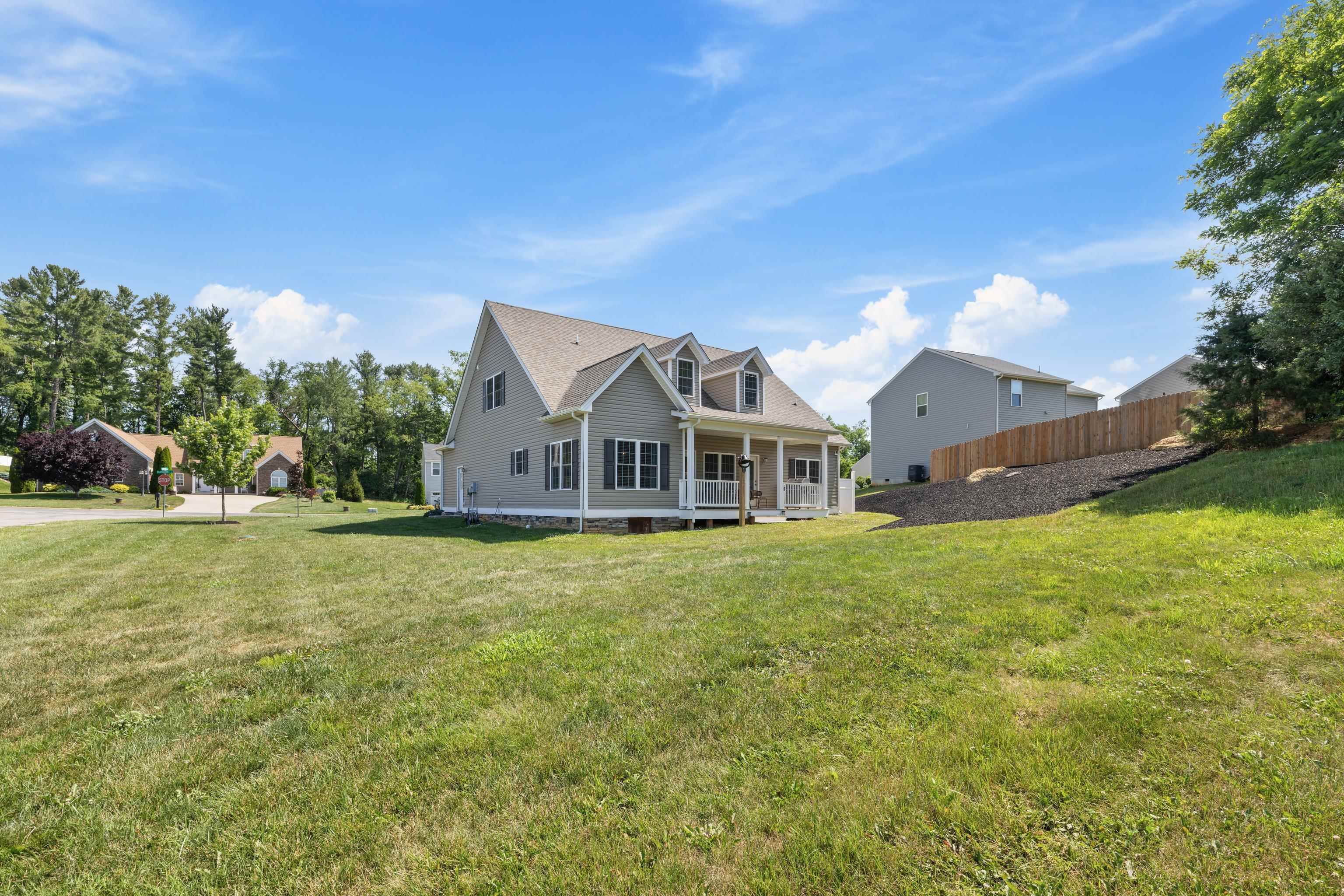240 CLAYBROOK DR, WAYNESBORO, Virginia 22980, 3 Bedrooms Bedrooms, ,2 BathroomsBathrooms,Residential,240 CLAYBROOK DR,678607 MLS # 678607 240 CLAYBROOK DR, WAYNESBORO, Virginia 22980, 3 Bedrooms Bedrooms, ,2 BathroomsBathrooms,Residential,240 CLAYBROOK DR,678607 MLS # 678607