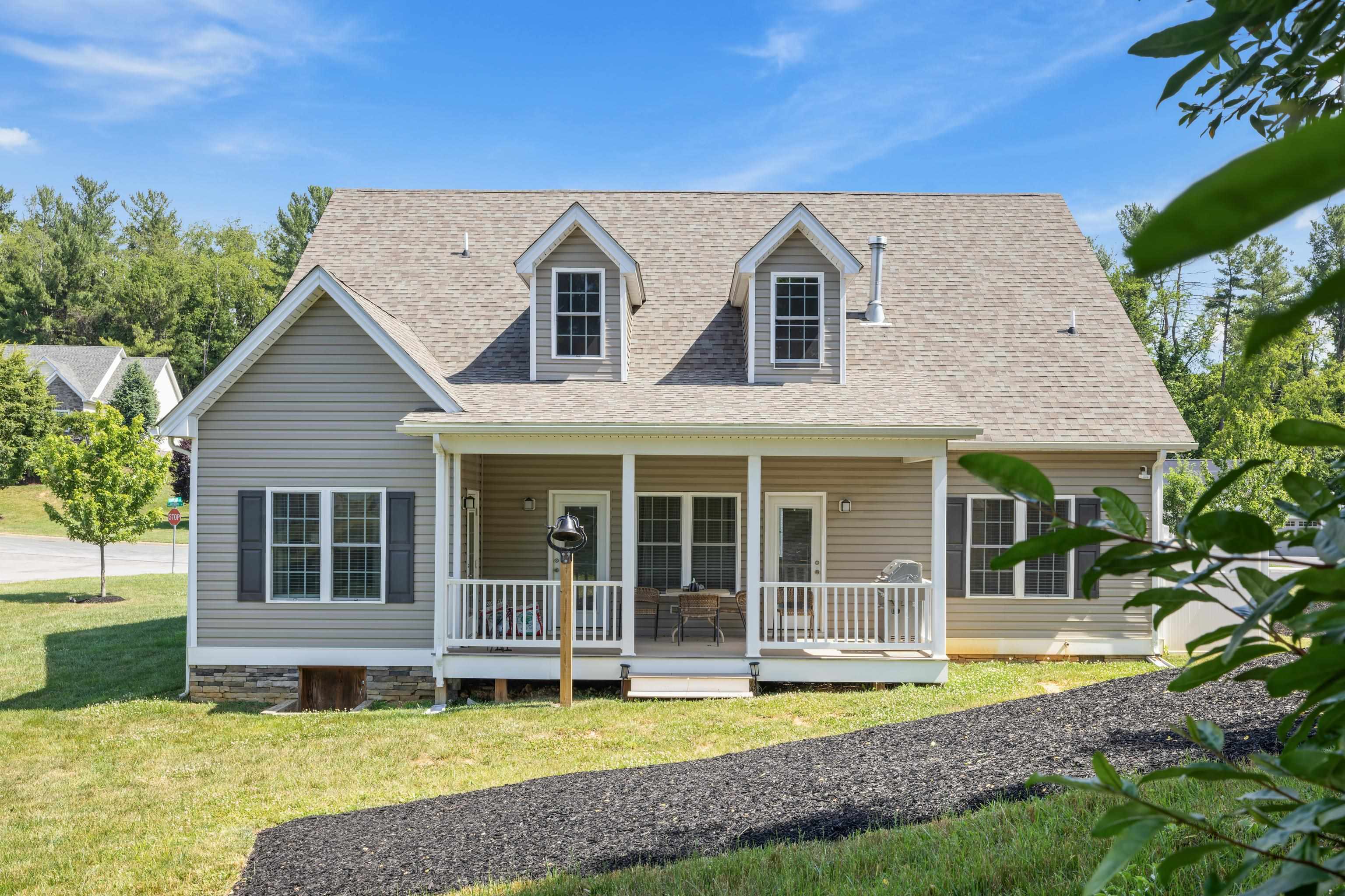 240 CLAYBROOK DR, WAYNESBORO, Virginia 22980, 3 Bedrooms Bedrooms, ,2 BathroomsBathrooms,Residential,240 CLAYBROOK DR,678607 MLS # 678607 240 CLAYBROOK DR, WAYNESBORO, Virginia 22980, 3 Bedrooms Bedrooms, ,2 BathroomsBathrooms,Residential,240 CLAYBROOK DR,678607 MLS # 678607
