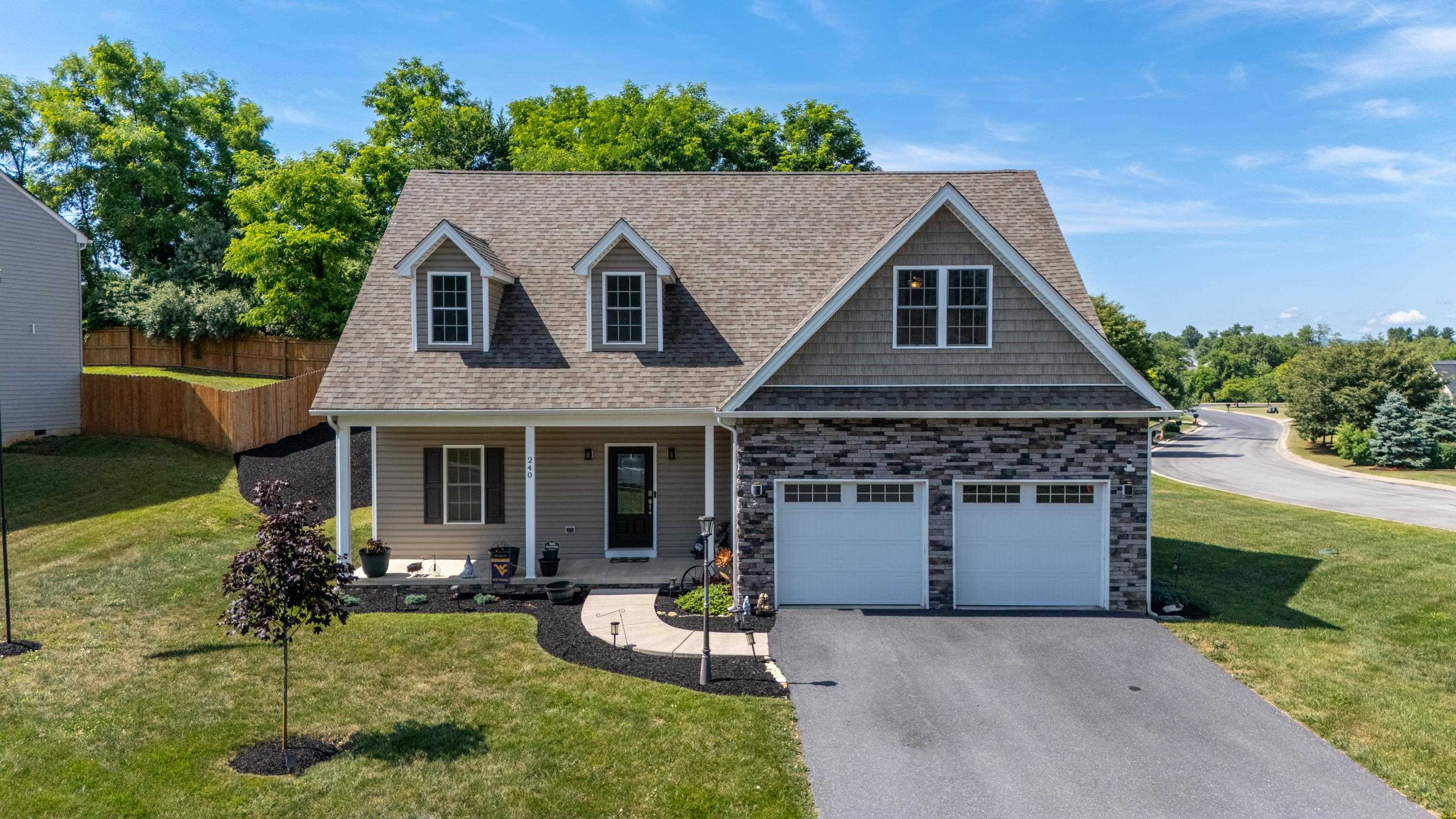 240 CLAYBROOK DR, WAYNESBORO, Virginia 22980, 3 Bedrooms Bedrooms, ,2 BathroomsBathrooms,Residential,240 CLAYBROOK DR,678607 MLS # 678607 240 CLAYBROOK DR, WAYNESBORO, Virginia 22980, 3 Bedrooms Bedrooms, ,2 BathroomsBathrooms,Residential,240 CLAYBROOK DR,678607 MLS # 678607