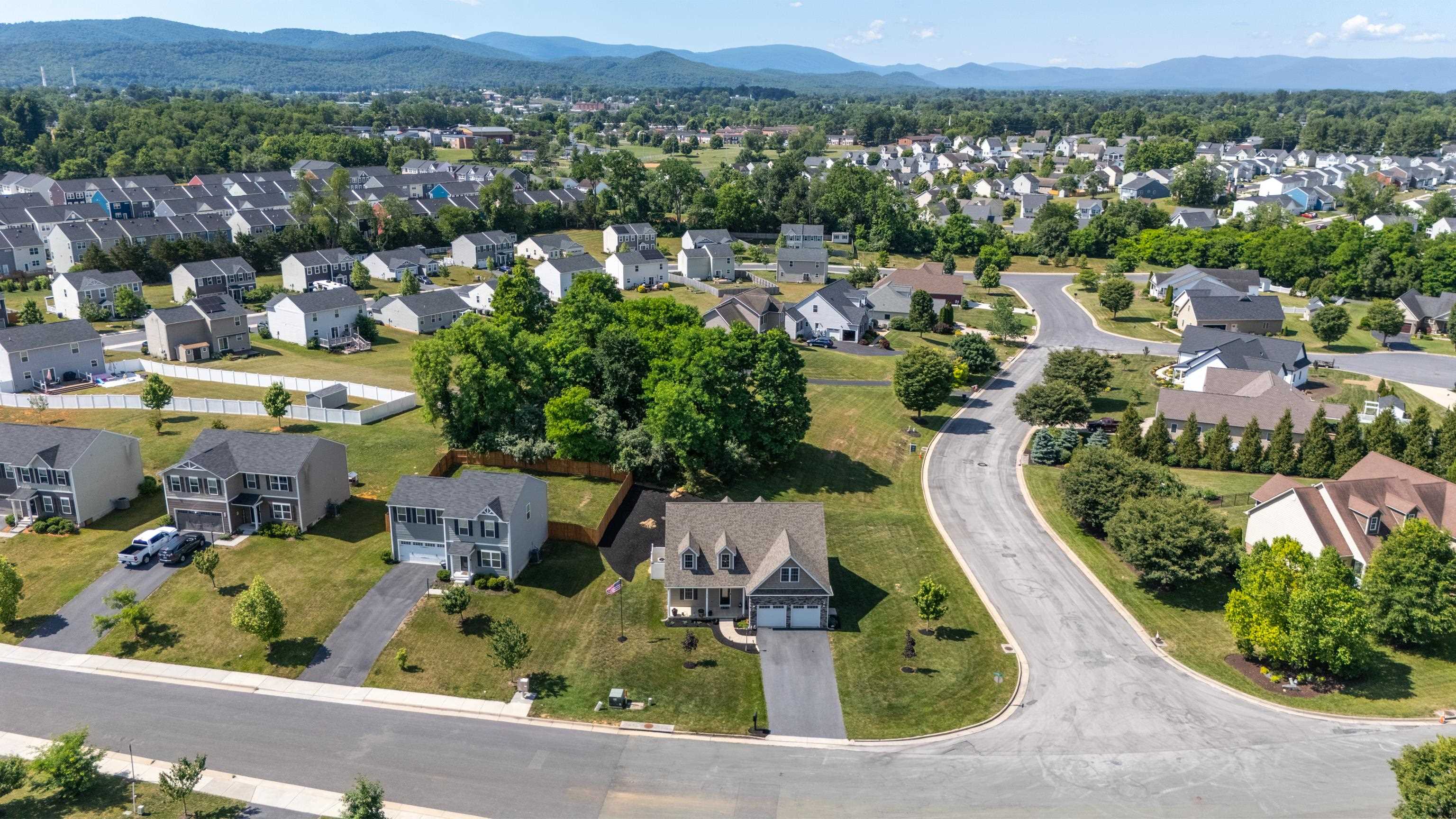 240 CLAYBROOK DR, WAYNESBORO, Virginia 22980, 3 Bedrooms Bedrooms, ,2 BathroomsBathrooms,Residential,240 CLAYBROOK DR,678607 MLS # 678607 240 CLAYBROOK DR, WAYNESBORO, Virginia 22980, 3 Bedrooms Bedrooms, ,2 BathroomsBathrooms,Residential,240 CLAYBROOK DR,678607 MLS # 678607