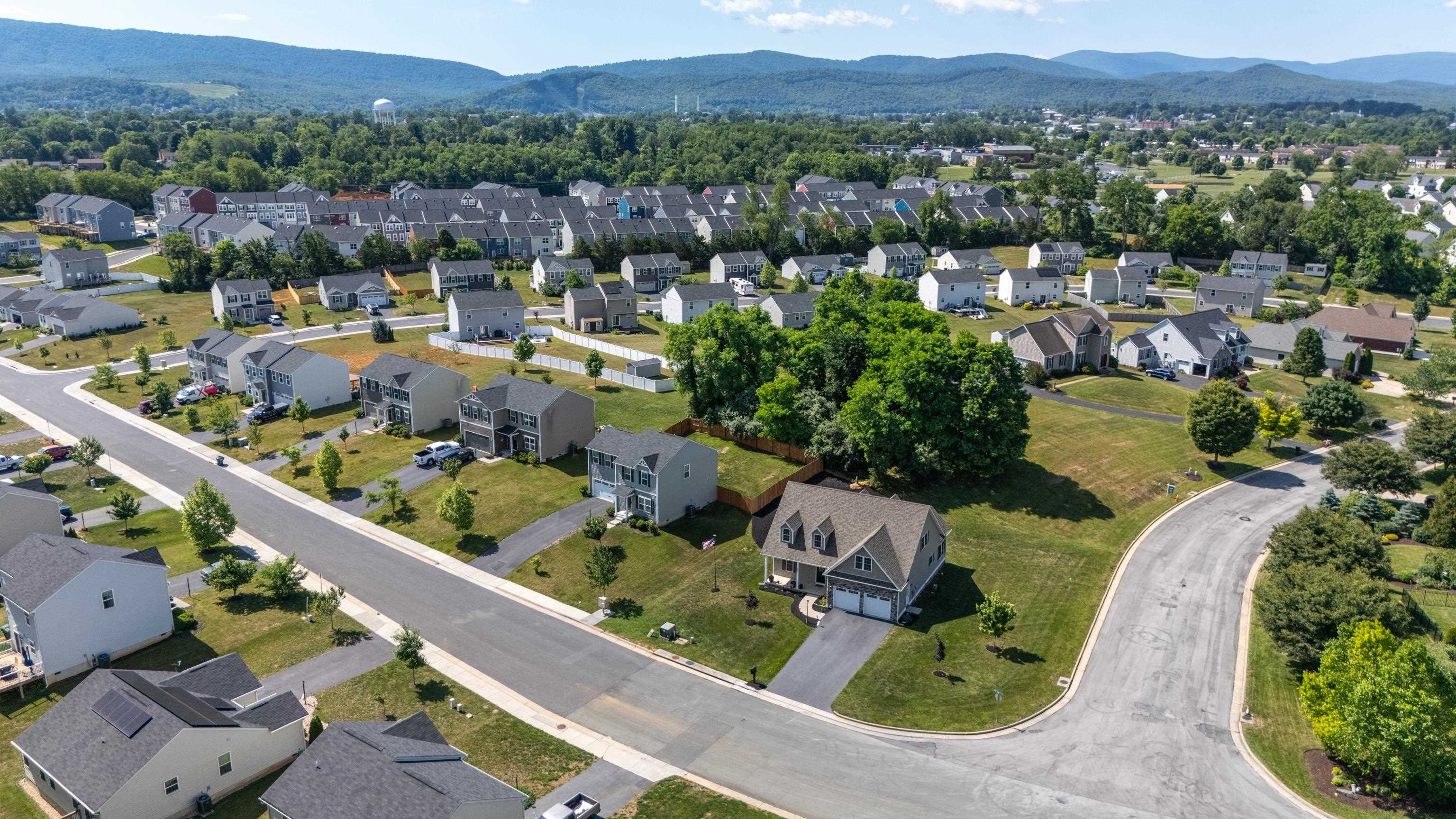240 CLAYBROOK DR, WAYNESBORO, Virginia 22980, 3 Bedrooms Bedrooms, ,2 BathroomsBathrooms,Residential,240 CLAYBROOK DR,678607 MLS # 678607 240 CLAYBROOK DR, WAYNESBORO, Virginia 22980, 3 Bedrooms Bedrooms, ,2 BathroomsBathrooms,Residential,240 CLAYBROOK DR,678607 MLS # 678607