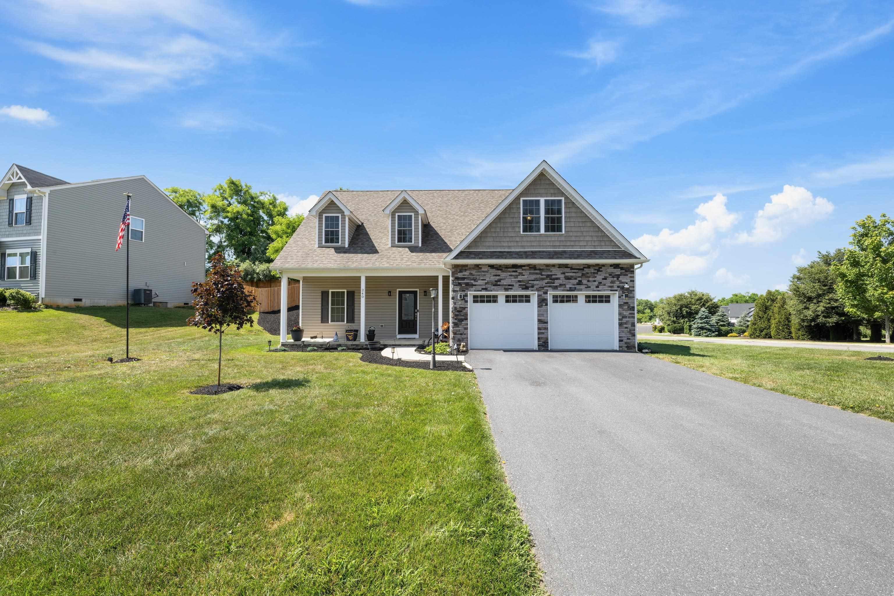 240 CLAYBROOK DR, WAYNESBORO, Virginia 22980, 3 Bedrooms Bedrooms, ,2 BathroomsBathrooms,Residential,240 CLAYBROOK DR,678607 MLS # 678607 240 CLAYBROOK DR, WAYNESBORO, Virginia 22980, 3 Bedrooms Bedrooms, ,2 BathroomsBathrooms,Residential,240 CLAYBROOK DR,678607 MLS # 678607