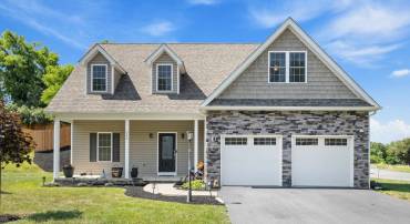 240 CLAYBROOK DR, WAYNESBORO, Virginia 22980, 3 Bedrooms Bedrooms, ,2 BathroomsBathrooms,Residential,240 CLAYBROOK DR,678607 MLS # 678607