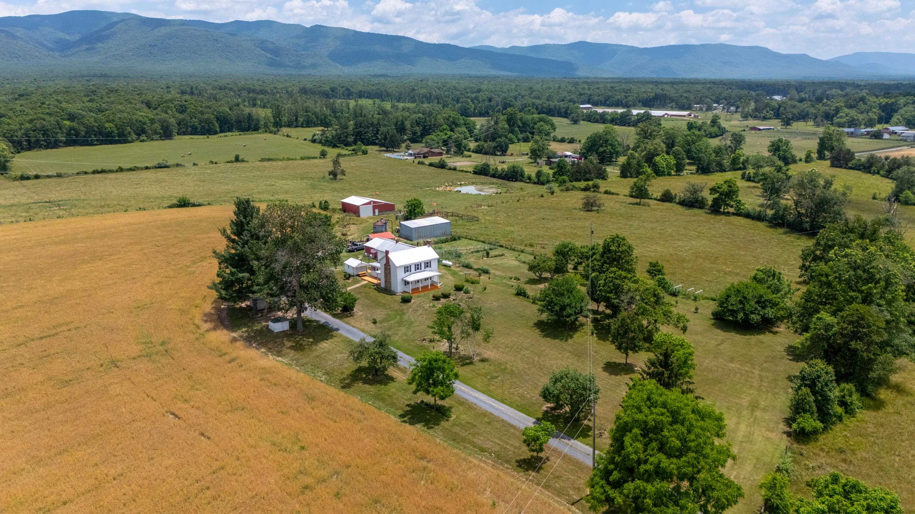 139 TETER RD, GROTTOES, Virginia 24441, 4 Bedrooms Bedrooms, ,1 BathroomBathrooms,Residential,139 TETER RD,678614 MLS # 678614