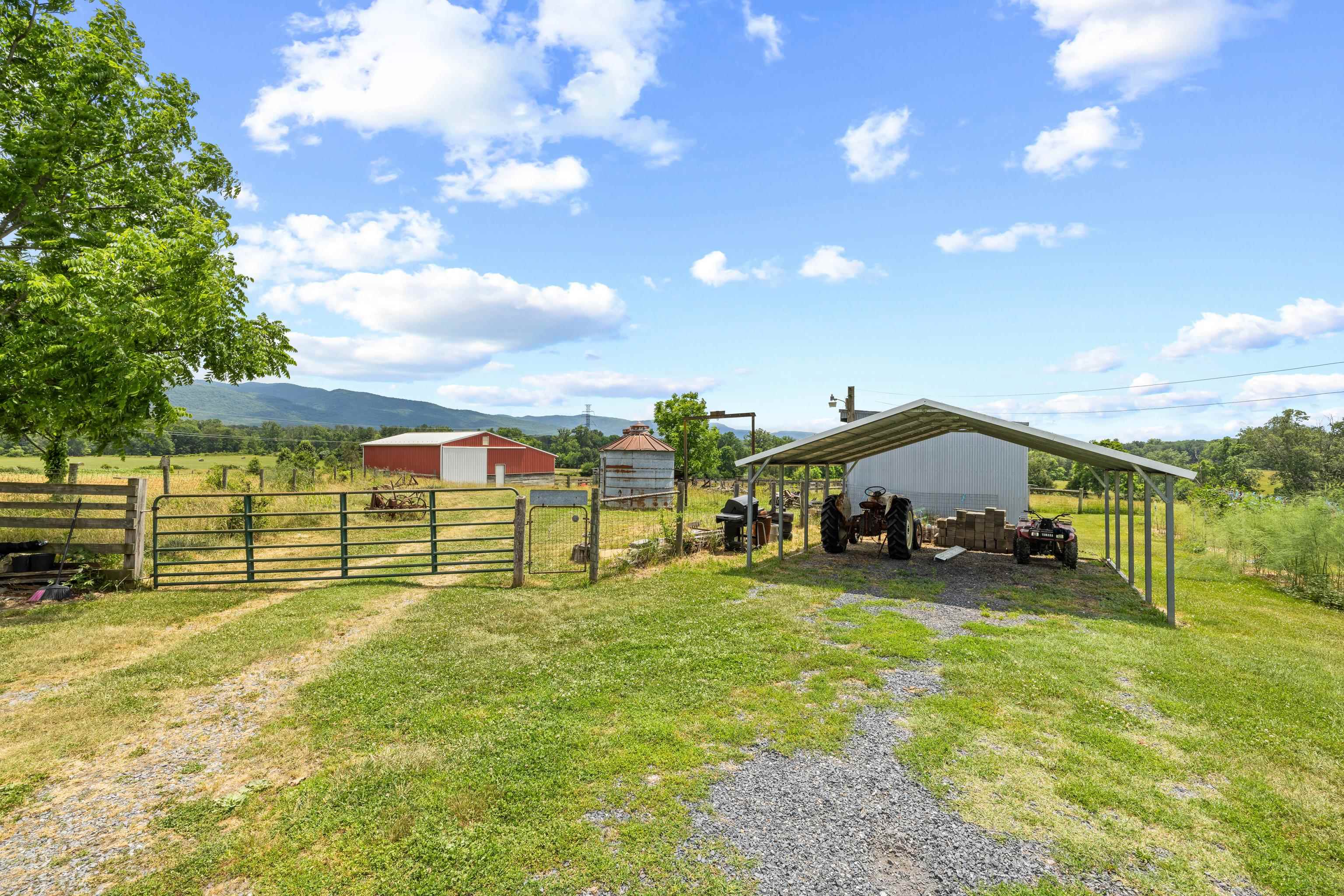 139 TETER RD, GROTTOES, Virginia 24441, 4 Bedrooms Bedrooms, ,1 BathroomBathrooms,Residential,139 TETER RD,678614 MLS # 678614
