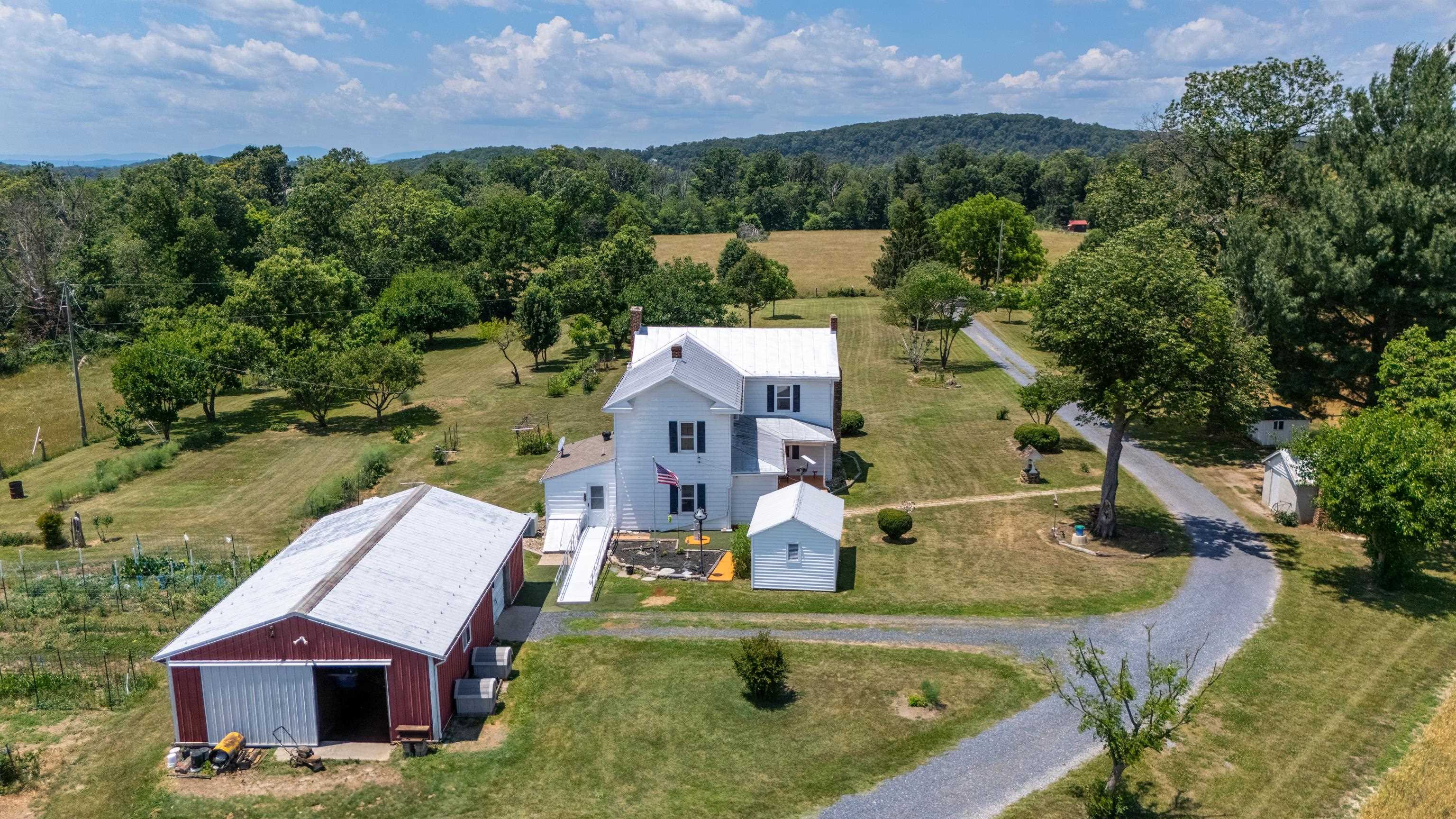 139 TETER RD, GROTTOES, Virginia 24441, 4 Bedrooms Bedrooms, ,1 BathroomBathrooms,Residential,139 TETER RD,678614 MLS # 678614