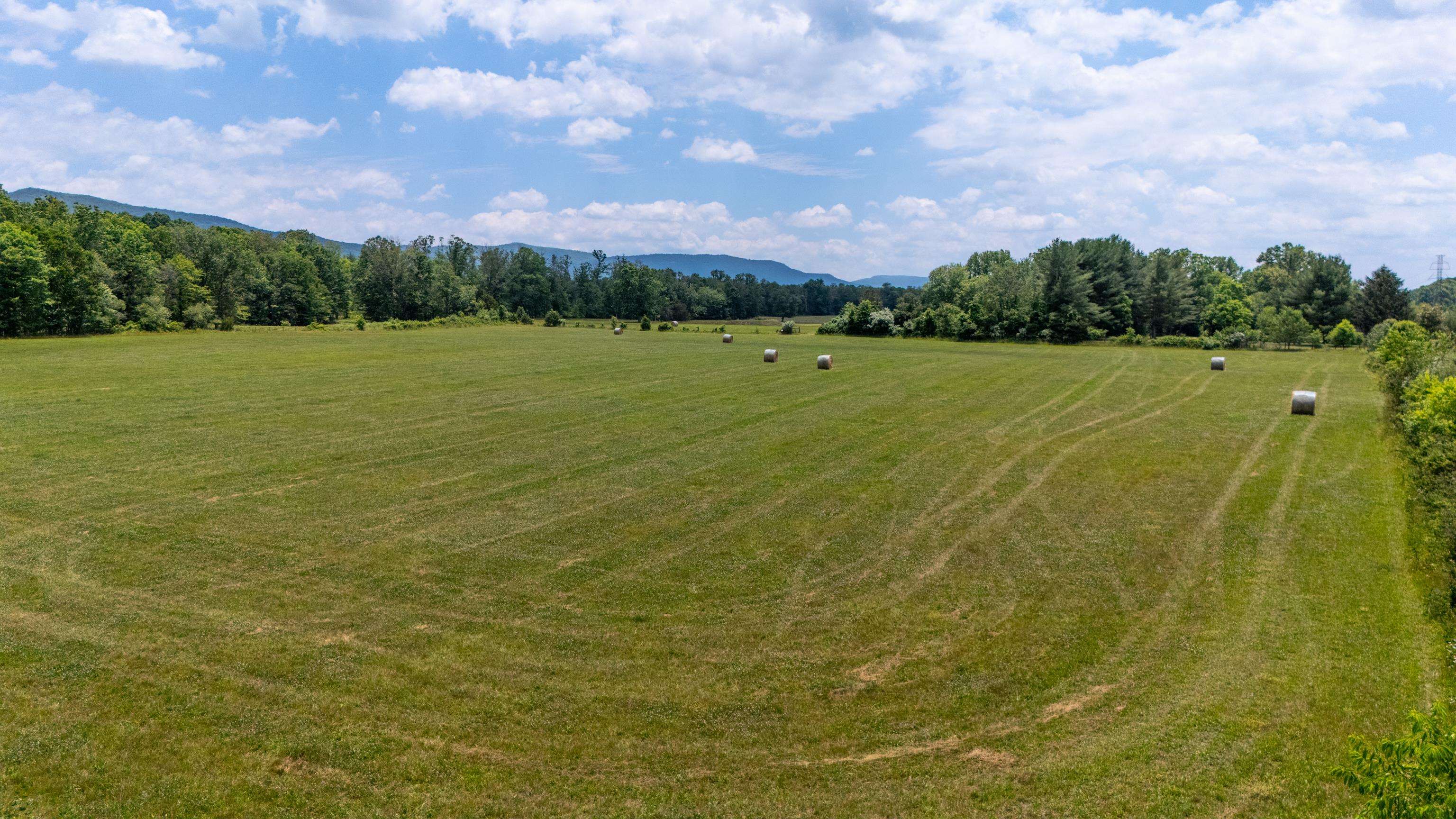 139 TETER RD, GROTTOES, Virginia 24441, 4 Bedrooms Bedrooms, ,1 BathroomBathrooms,Residential,139 TETER RD,678614 MLS # 678614