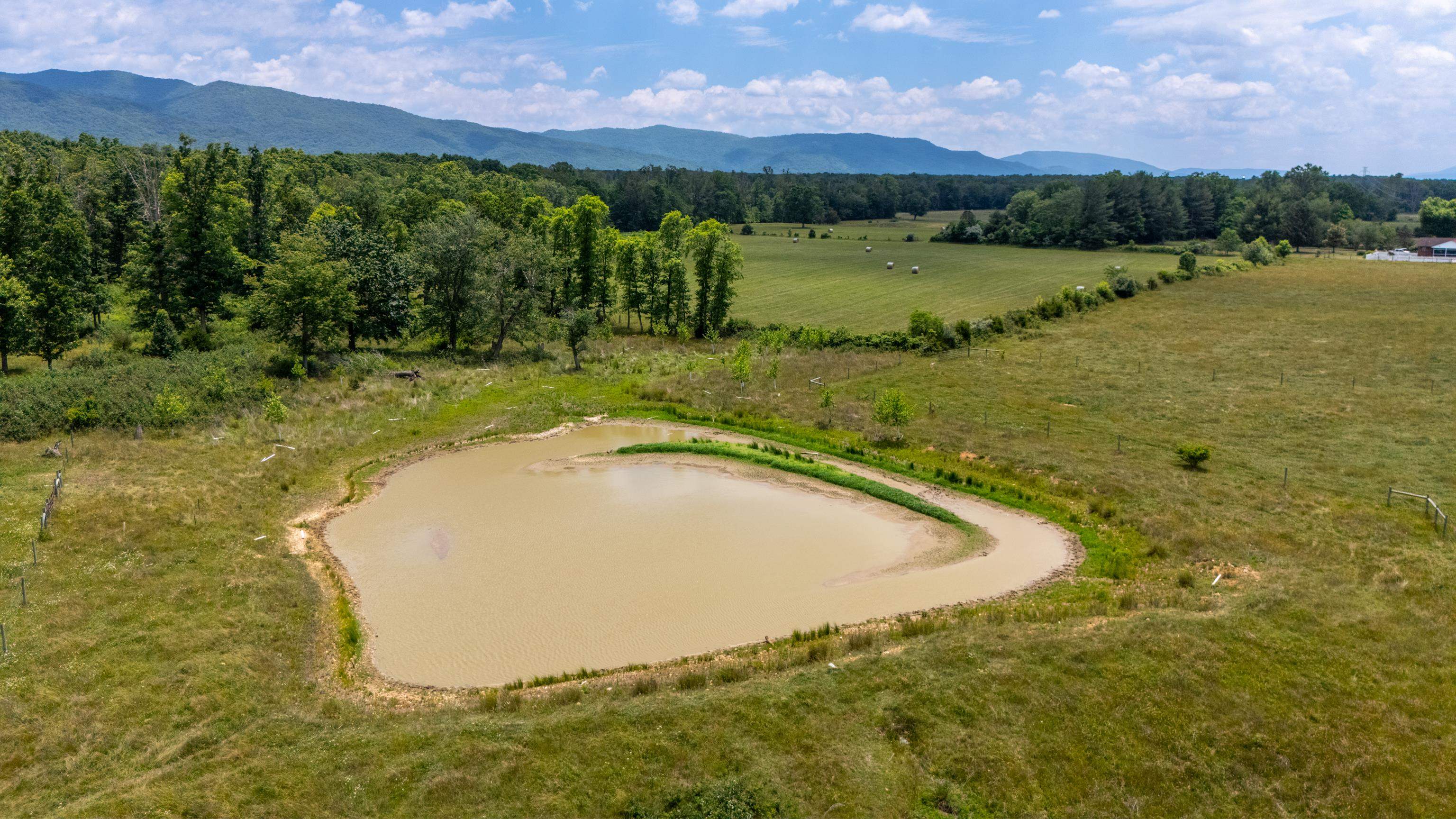 139 TETER RD, GROTTOES, Virginia 24441, 4 Bedrooms Bedrooms, ,1 BathroomBathrooms,Residential,139 TETER RD,678614 MLS # 678614