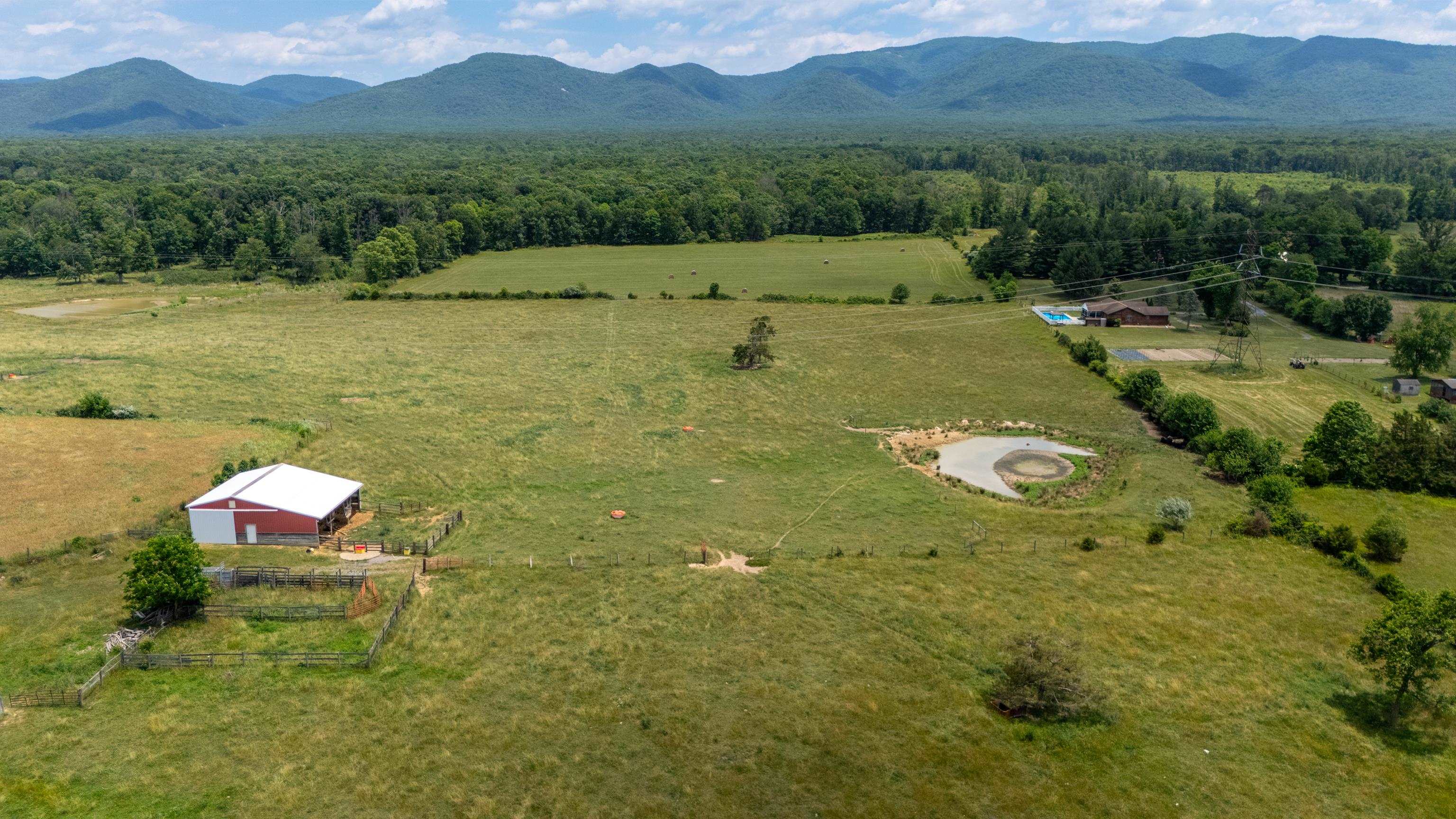 139 TETER RD, GROTTOES, Virginia 24441, 4 Bedrooms Bedrooms, ,1 BathroomBathrooms,Residential,139 TETER RD,678614 MLS # 678614