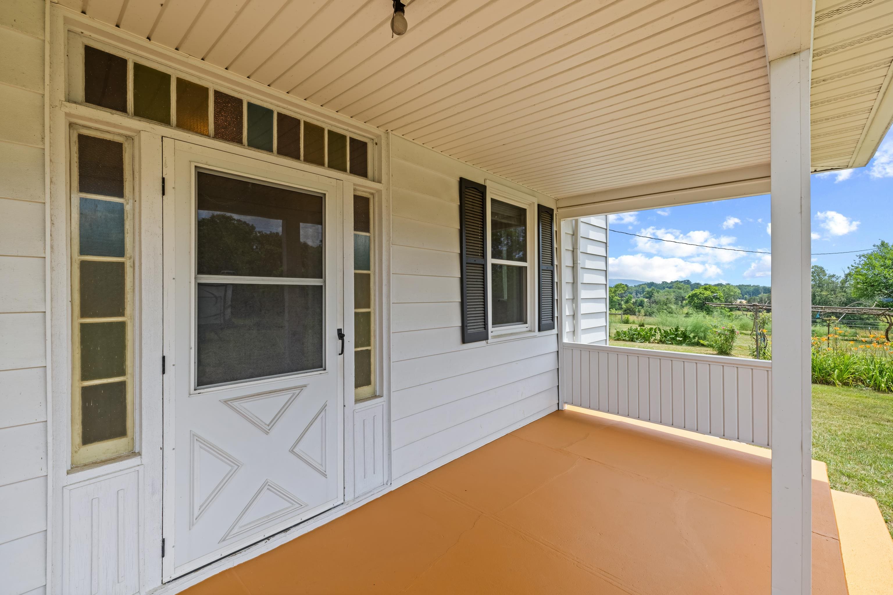 139 TETER RD, GROTTOES, Virginia 24441, 4 Bedrooms Bedrooms, ,1 BathroomBathrooms,Residential,139 TETER RD,678614 MLS # 678614