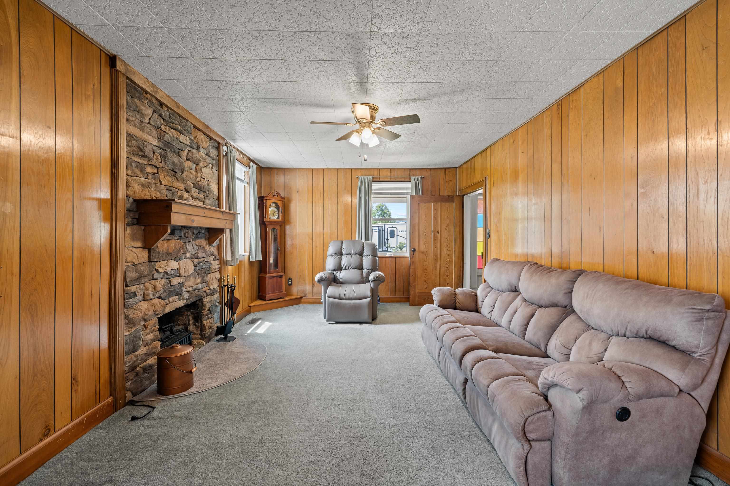 139 TETER RD, GROTTOES, Virginia 24441, 4 Bedrooms Bedrooms, ,1 BathroomBathrooms,Residential,139 TETER RD,678614 MLS # 678614