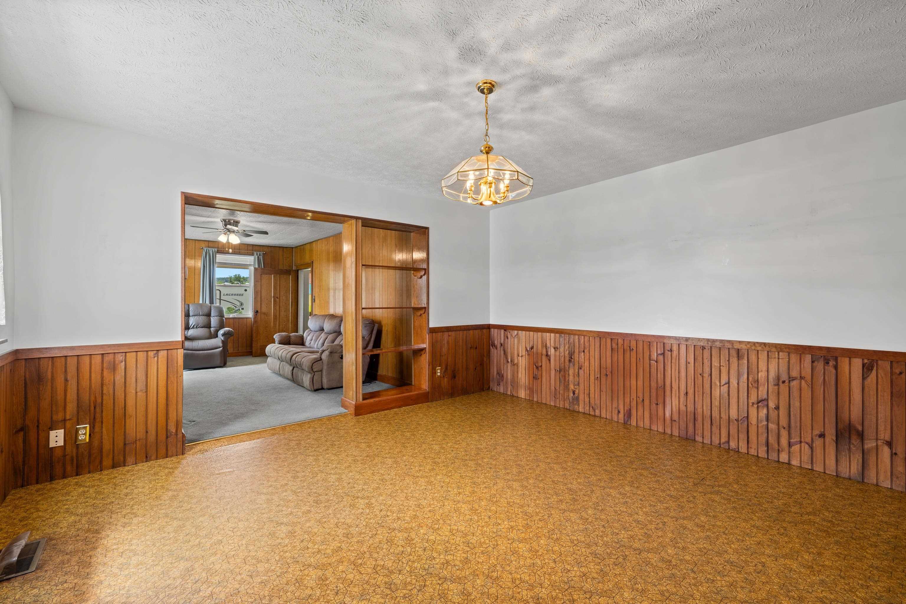 139 TETER RD, GROTTOES, Virginia 24441, 4 Bedrooms Bedrooms, ,1 BathroomBathrooms,Residential,139 TETER RD,678614 MLS # 678614
