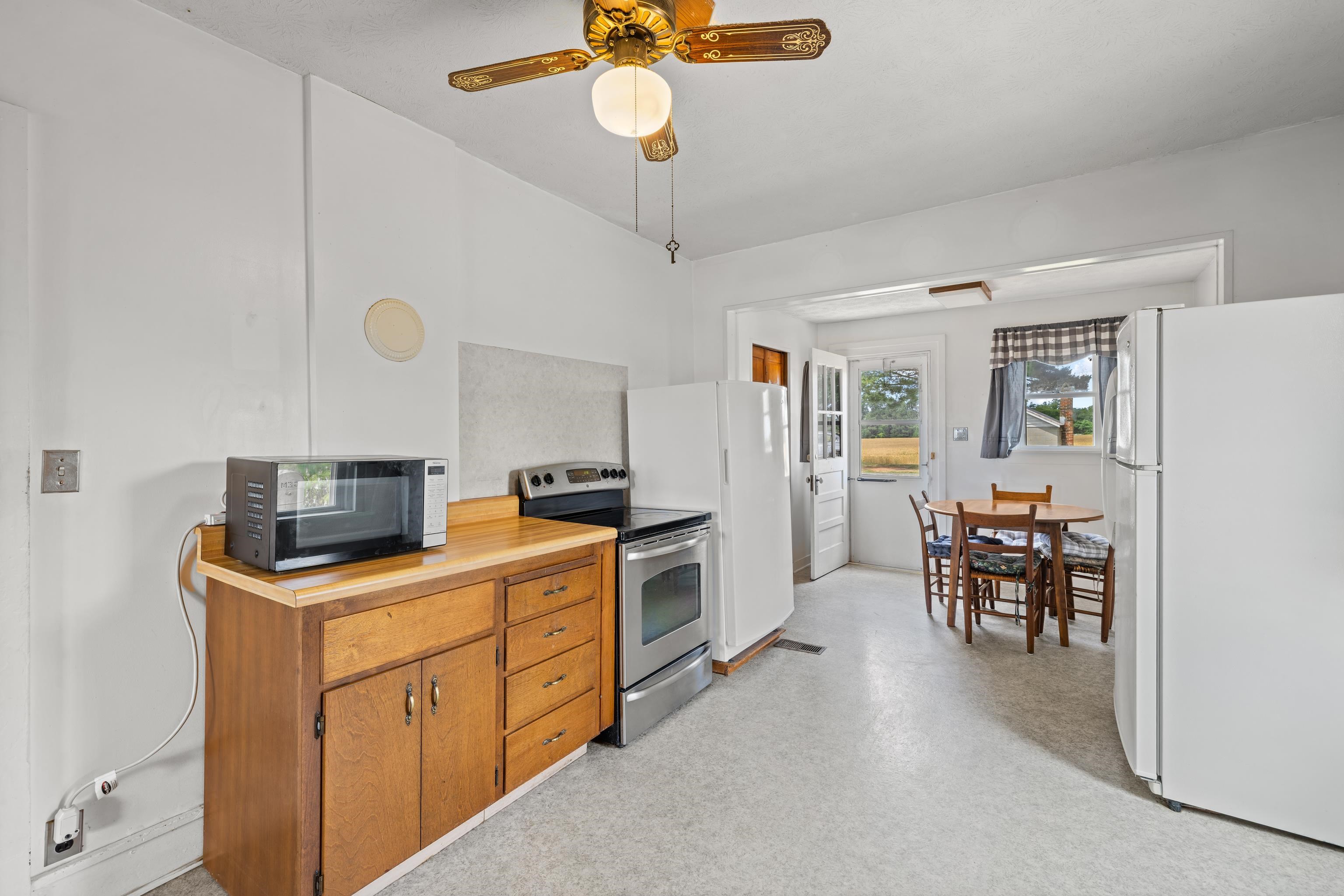 139 TETER RD, GROTTOES, Virginia 24441, 4 Bedrooms Bedrooms, ,1 BathroomBathrooms,Residential,139 TETER RD,678614 MLS # 678614