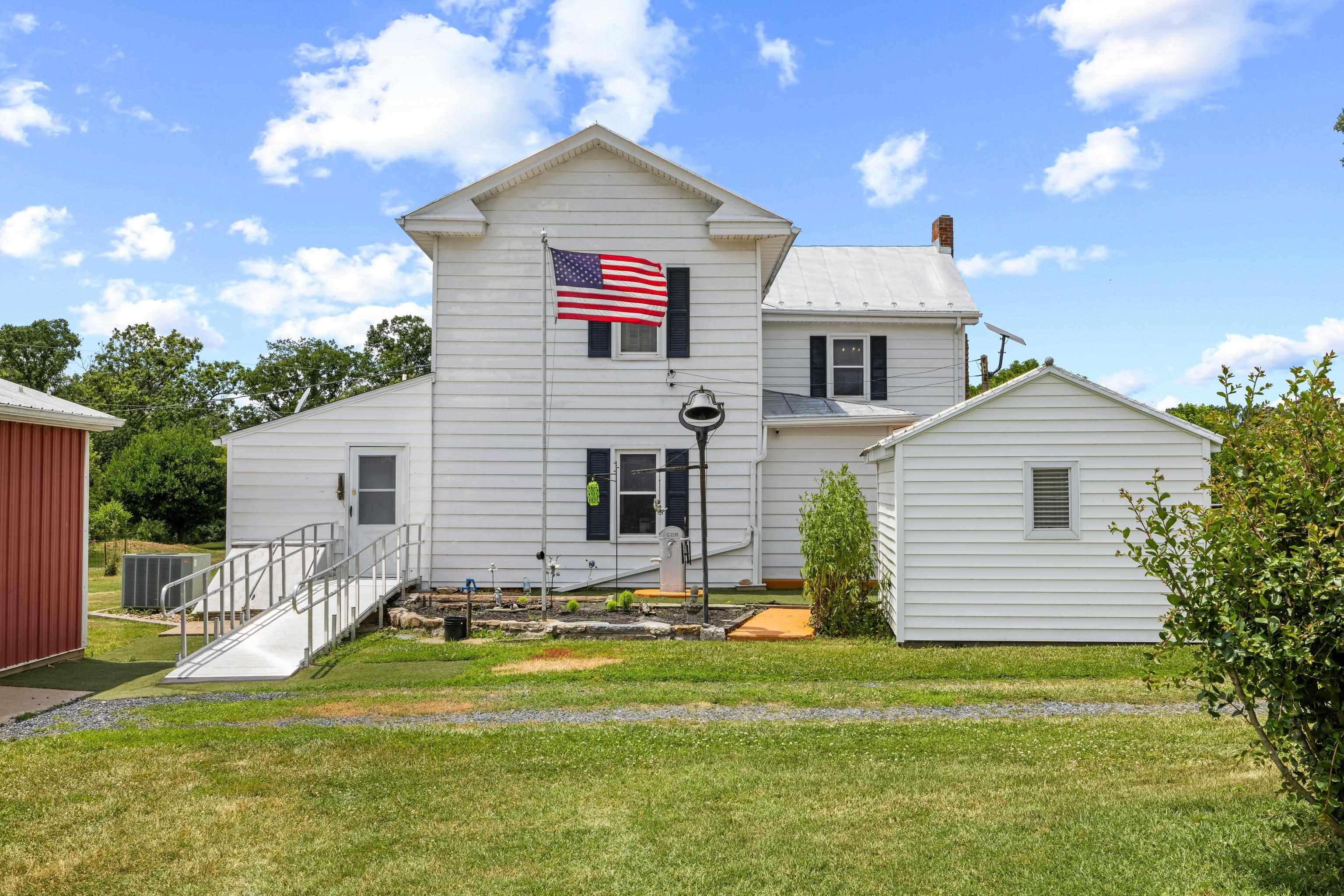139 TETER RD, GROTTOES, Virginia 24441, 4 Bedrooms Bedrooms, ,1 BathroomBathrooms,Residential,139 TETER RD,678614 MLS # 678614