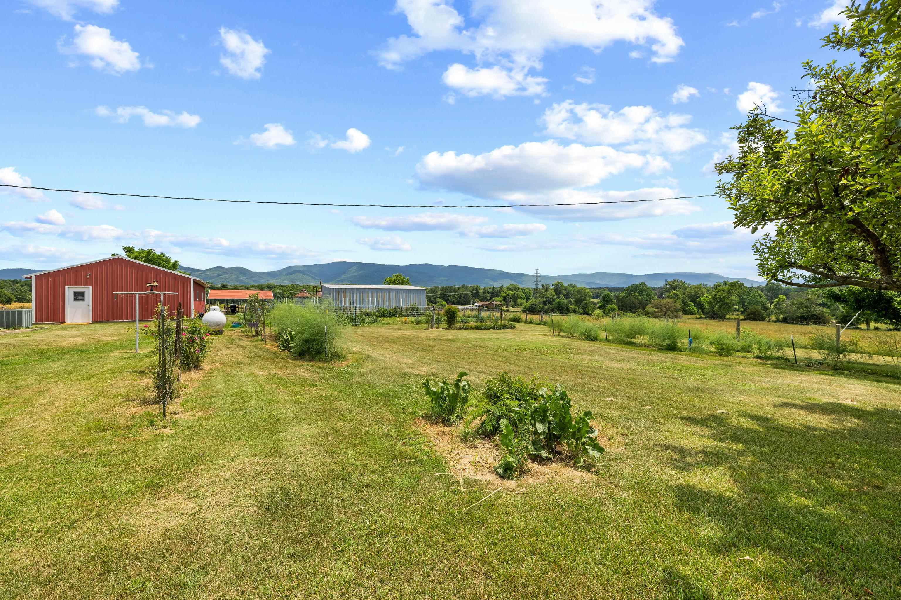 139 TETER RD, GROTTOES, Virginia 24441, 4 Bedrooms Bedrooms, ,1 BathroomBathrooms,Residential,139 TETER RD,678614 MLS # 678614