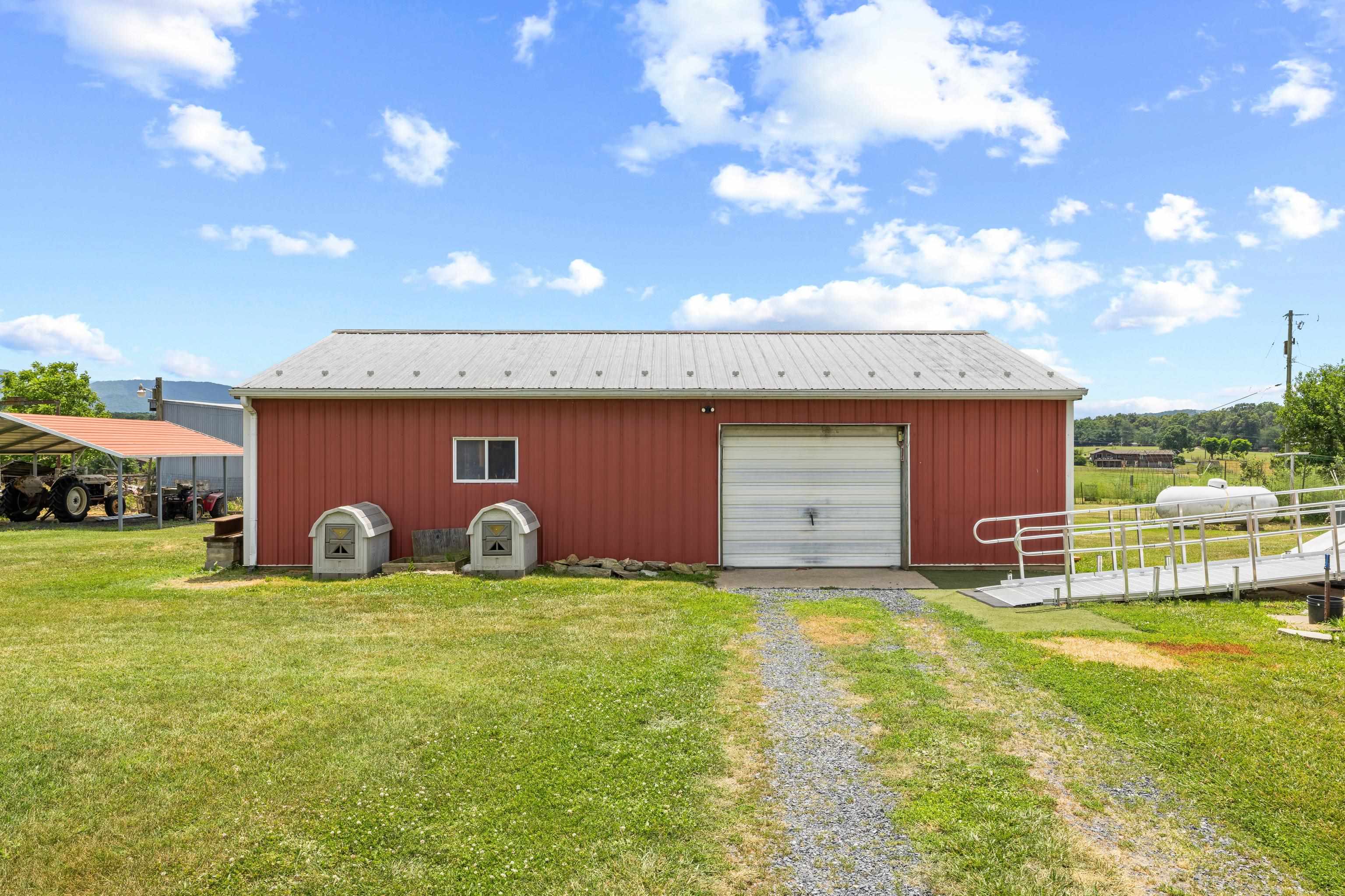 139 TETER RD, GROTTOES, Virginia 24441, 4 Bedrooms Bedrooms, ,1 BathroomBathrooms,Residential,139 TETER RD,678614 MLS # 678614