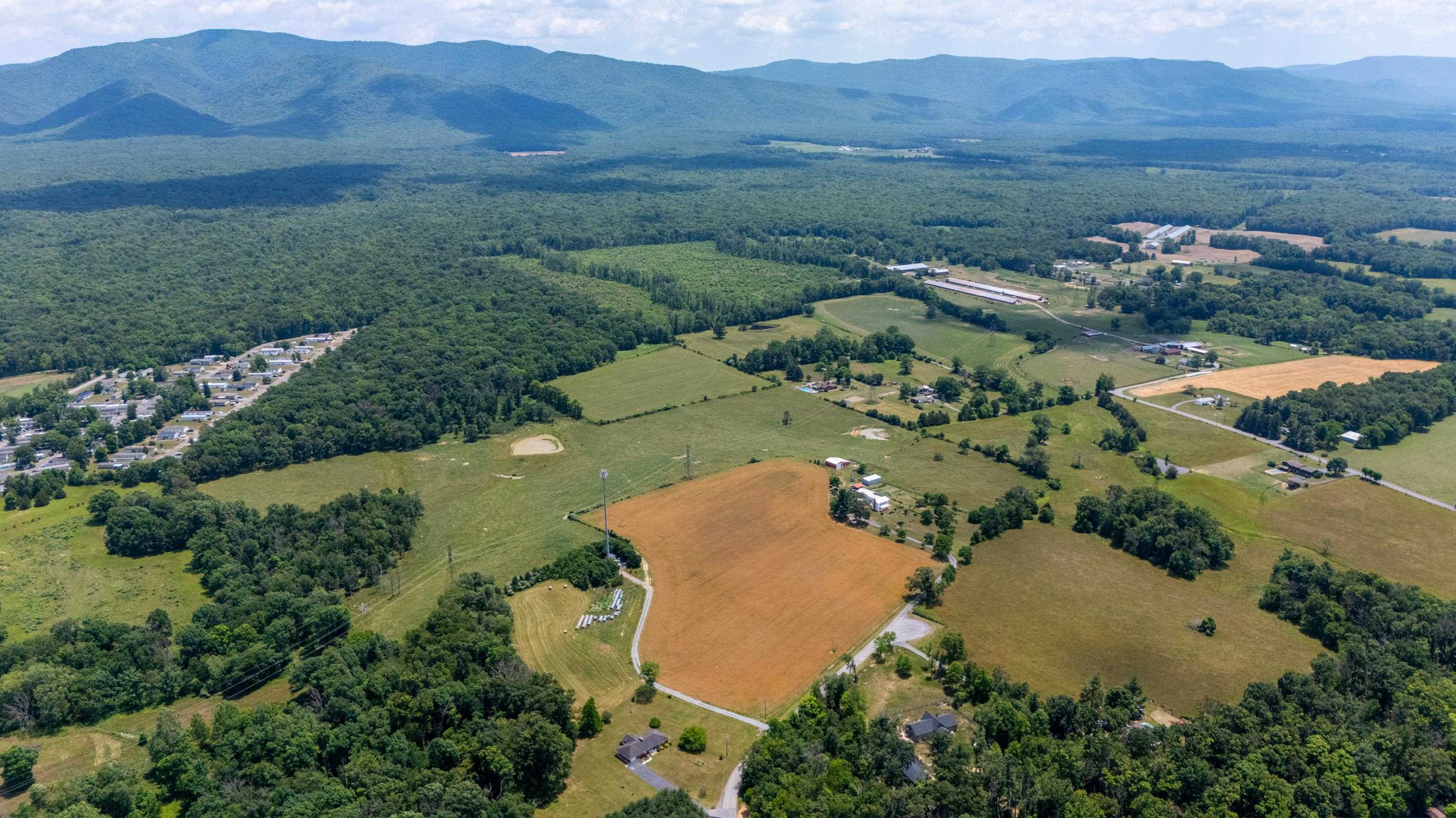 139 TETER RD, GROTTOES, Virginia 24441, 4 Bedrooms Bedrooms, ,1 BathroomBathrooms,Residential,139 TETER RD,678614 MLS # 678614