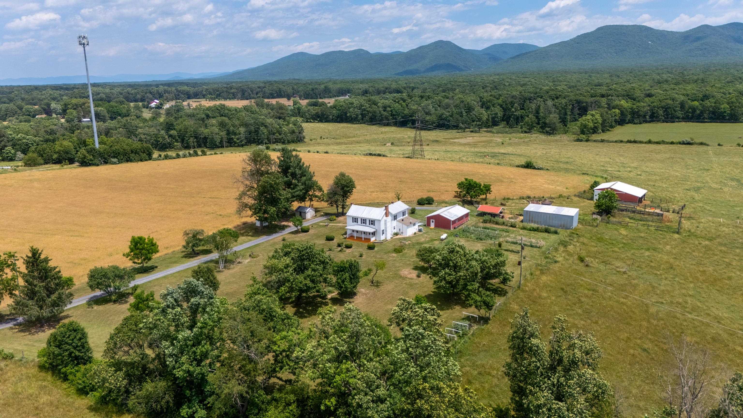 139 TETER RD, GROTTOES, Virginia 24441, 4 Bedrooms Bedrooms, ,1 BathroomBathrooms,Residential,139 TETER RD,678614 MLS # 678614