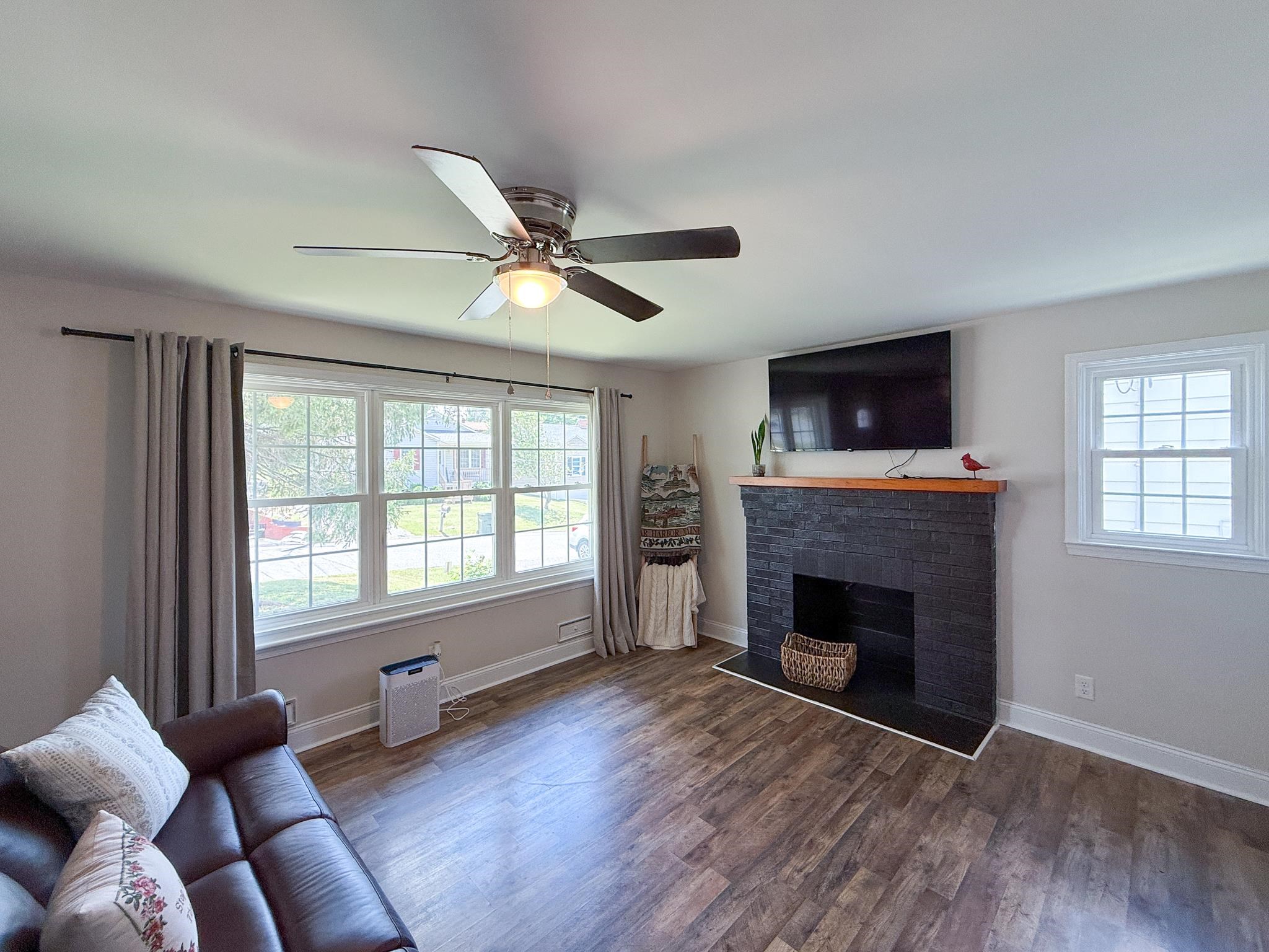 814 ADAMS ST, STAUNTON, Virginia 24401, 3 Bedrooms Bedrooms, ,1 BathroomBathrooms,Residential,814 ADAMS ST,678618 MLS # 678618
