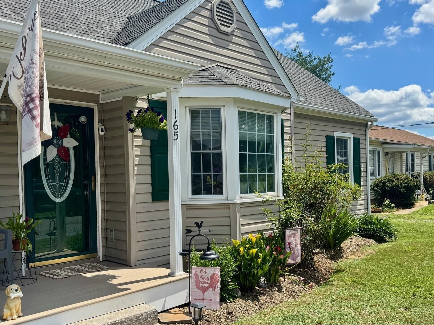 165 SHENANDOAH AVE, TIMBERVILLE, Virginia 22853, 4 Bedrooms Bedrooms, ,2 BathroomsBathrooms,Residential,165 SHENANDOAH AVE,678623 MLS # 678623
