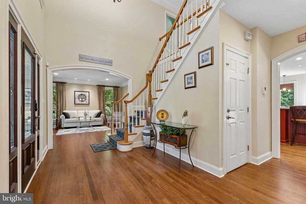 5843 OLD DOMINION CT, WARRENTON, Virginia 20187, 4 Bedrooms Bedrooms, ,5 BathroomsBathrooms,Residential,5843 OLD DOMINION CT,VAFQ2022210 MLS # VAFQ2022210
