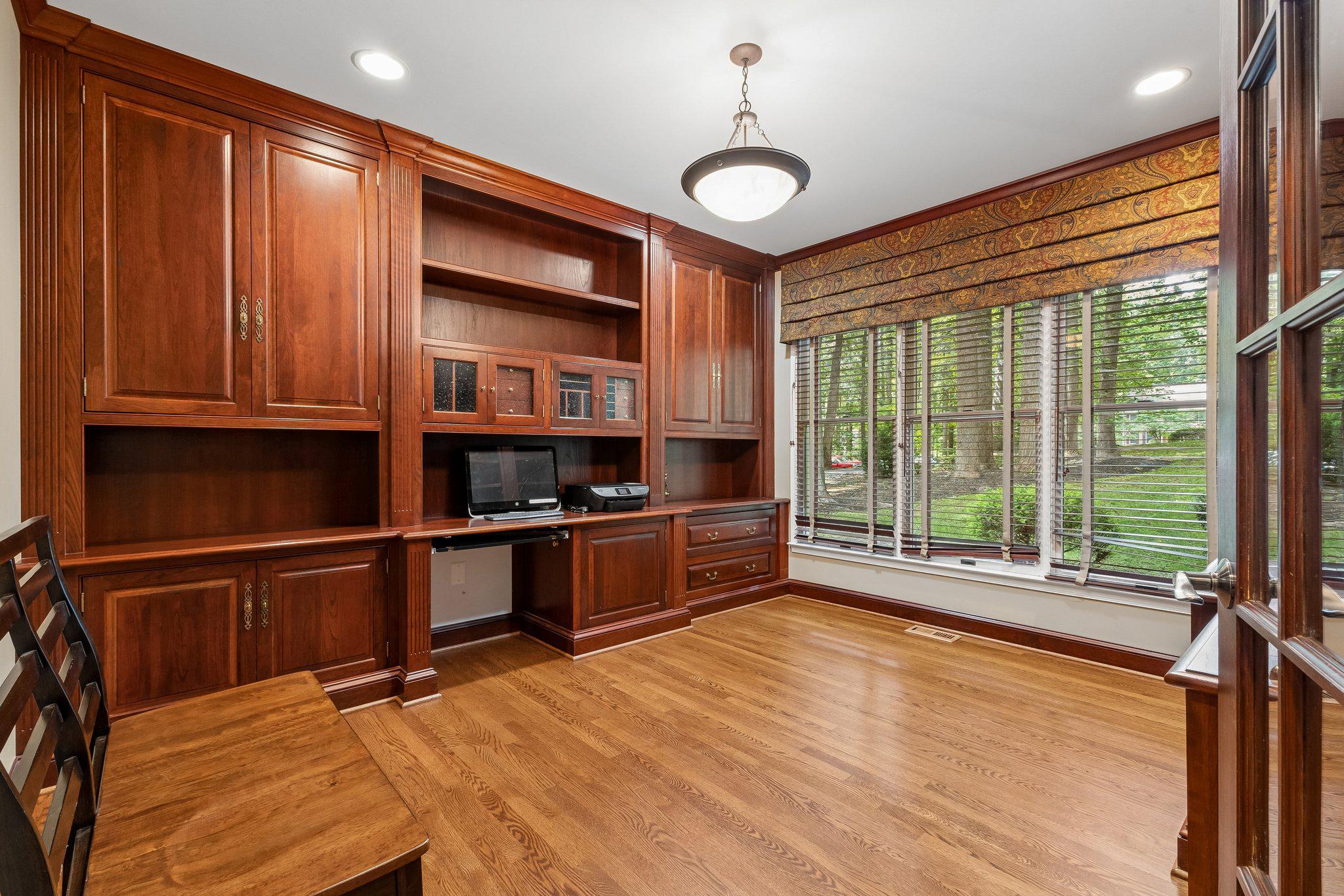 5843 OLD DOMINION CT, WARRENTON, Virginia 20187, 4 Bedrooms Bedrooms, ,5 BathroomsBathrooms,Residential,5843 OLD DOMINION CT,VAFQ2022210 MLS # VAFQ2022210