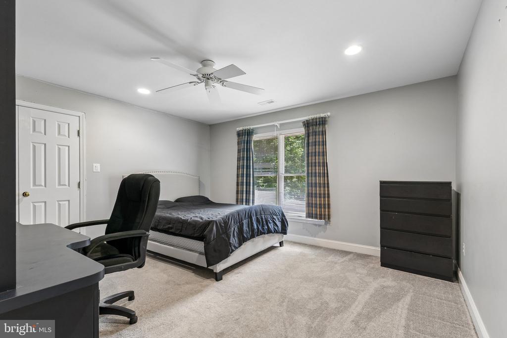 5843 OLD DOMINION CT, WARRENTON, Virginia 20187, 4 Bedrooms Bedrooms, ,5 BathroomsBathrooms,Residential,5843 OLD DOMINION CT,VAFQ2022210 MLS # VAFQ2022210