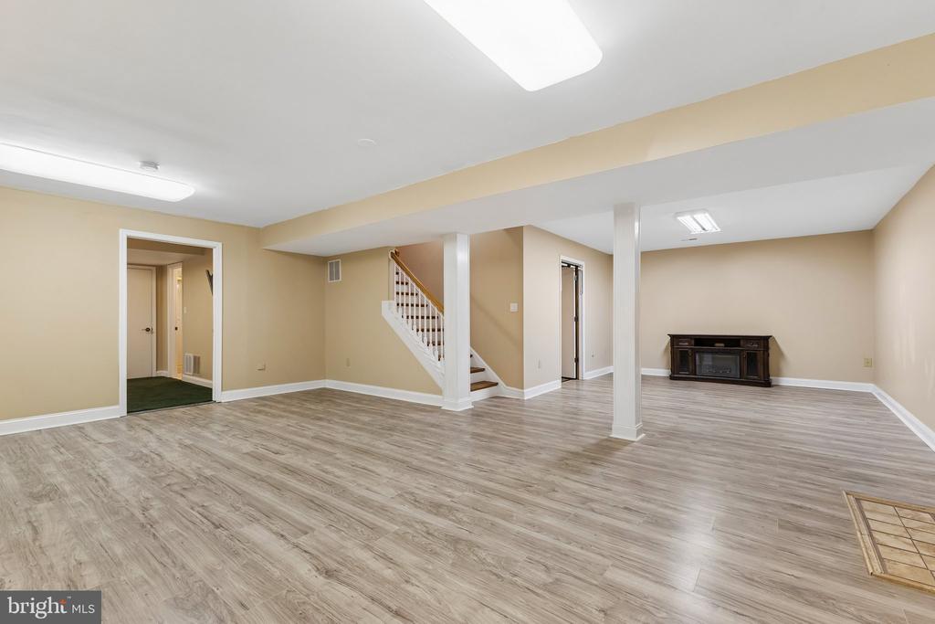 5843 OLD DOMINION CT, WARRENTON, Virginia 20187, 4 Bedrooms Bedrooms, ,5 BathroomsBathrooms,Residential,5843 OLD DOMINION CT,VAFQ2022210 MLS # VAFQ2022210
