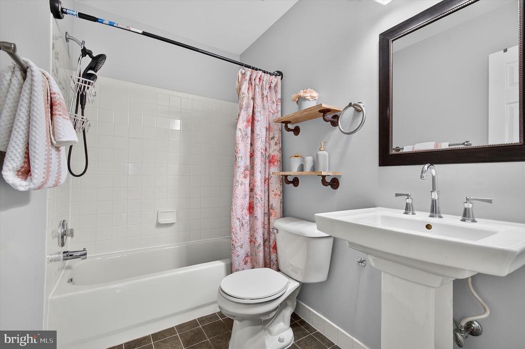 6200 N DANFORD ST, FREDERICKSBURG, Virginia 22407, 5 Bedrooms Bedrooms, ,3 BathroomsBathrooms,Residential,6200 N DANFORD ST,VASP2042724 MLS # VASP2042724 6200 N DANFORD ST, FREDERICKSBURG, Virginia 22407, 5 Bedrooms Bedrooms, ,3 BathroomsBathrooms,Residential,6200 N DANFORD ST,VASP2042724 MLS # VASP2042724