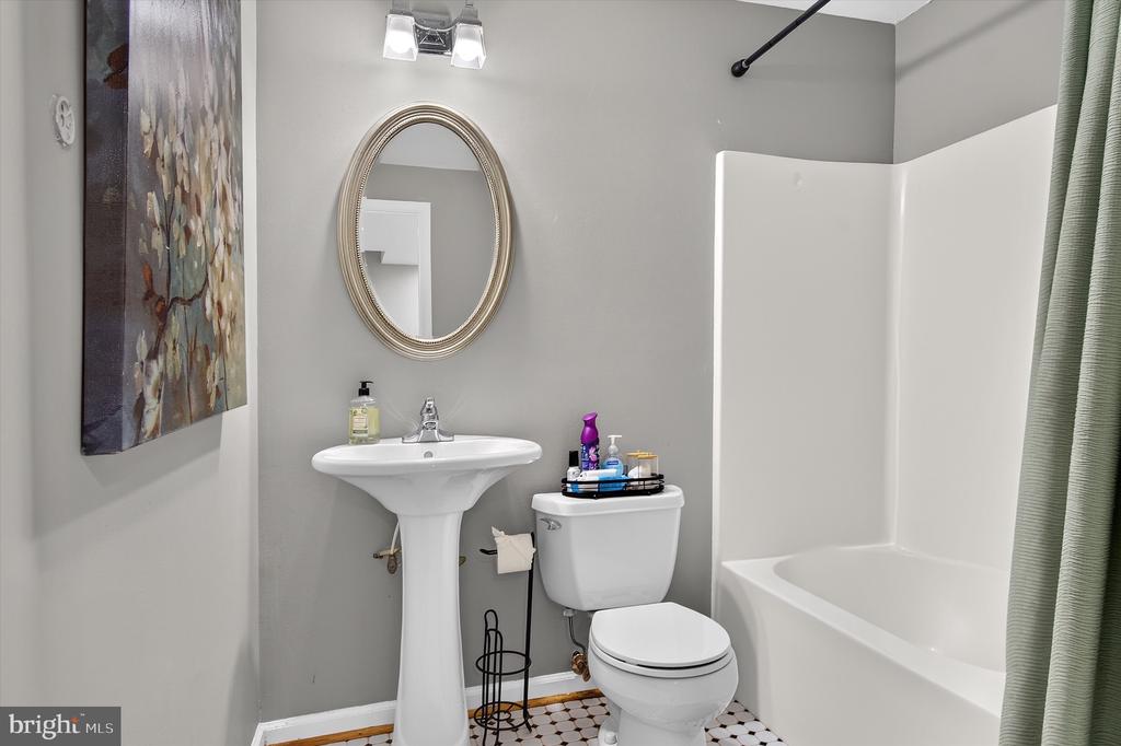 6200 N DANFORD ST, FREDERICKSBURG, Virginia 22407, 5 Bedrooms Bedrooms, ,3 BathroomsBathrooms,Residential,6200 N DANFORD ST,VASP2042724 MLS # VASP2042724 6200 N DANFORD ST, FREDERICKSBURG, Virginia 22407, 5 Bedrooms Bedrooms, ,3 BathroomsBathrooms,Residential,6200 N DANFORD ST,VASP2042724 MLS # VASP2042724