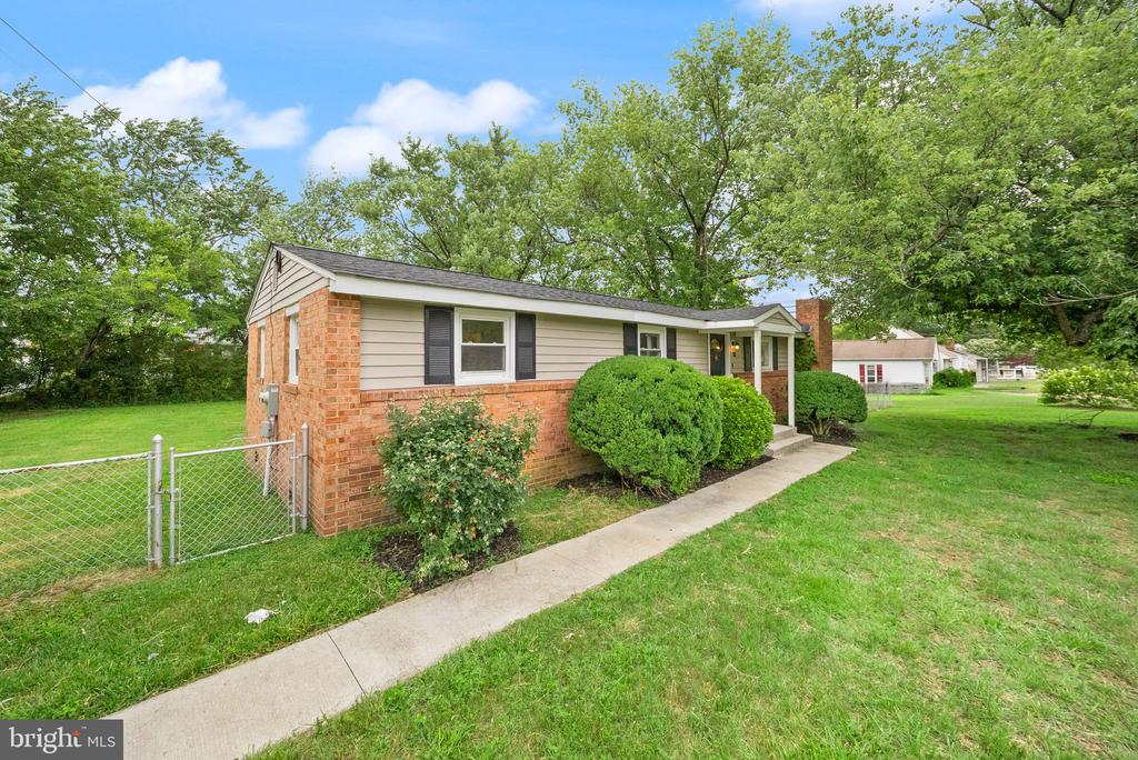 123 SOUTHGATE AVE, FREDERICKSBURG, Virginia 22408, 3 Bedrooms Bedrooms, ,1 BathroomBathrooms,Residential,123 SOUTHGATE AVE,VASP2042890 MLS # VASP2042890 123 SOUTHGATE AVE, FREDERICKSBURG, Virginia 22408, 3 Bedrooms Bedrooms, ,1 BathroomBathrooms,Residential,123 SOUTHGATE AVE,VASP2042890 MLS # VASP2042890