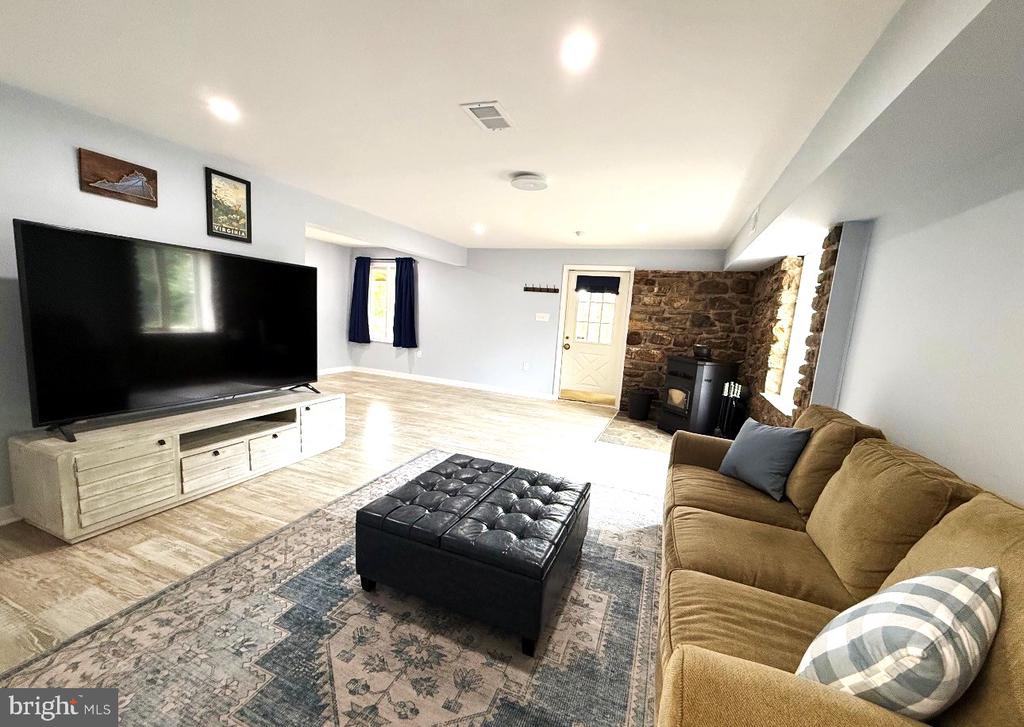 5221 MOUNTAIN VIEW DR, BROAD RUN, Virginia 20137, 3 Bedrooms Bedrooms, ,2 BathroomsBathrooms,Residential,5221 MOUNTAIN VIEW DR,VAFQ2022638 MLS # VAFQ2022638 5221 MOUNTAIN VIEW DR, BROAD RUN, Virginia 20137, 3 Bedrooms Bedrooms, ,2 BathroomsBathrooms,Residential,5221 MOUNTAIN VIEW DR,VAFQ2022638 MLS # VAFQ2022638