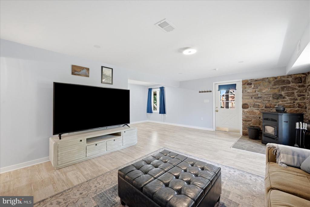 5221 MOUNTAIN VIEW DR, BROAD RUN, Virginia 20137, 3 Bedrooms Bedrooms, ,2 BathroomsBathrooms,Residential,5221 MOUNTAIN VIEW DR,VAFQ2022638 MLS # VAFQ2022638 5221 MOUNTAIN VIEW DR, BROAD RUN, Virginia 20137, 3 Bedrooms Bedrooms, ,2 BathroomsBathrooms,Residential,5221 MOUNTAIN VIEW DR,VAFQ2022638 MLS # VAFQ2022638