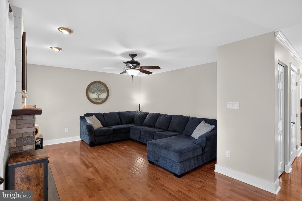 10110 MINDY CT, FREDERICKSBURG, Virginia 22408, 4 Bedrooms Bedrooms, ,3 BathroomsBathrooms,Residential,10110 MINDY CT,VASP2042954 MLS # VASP2042954