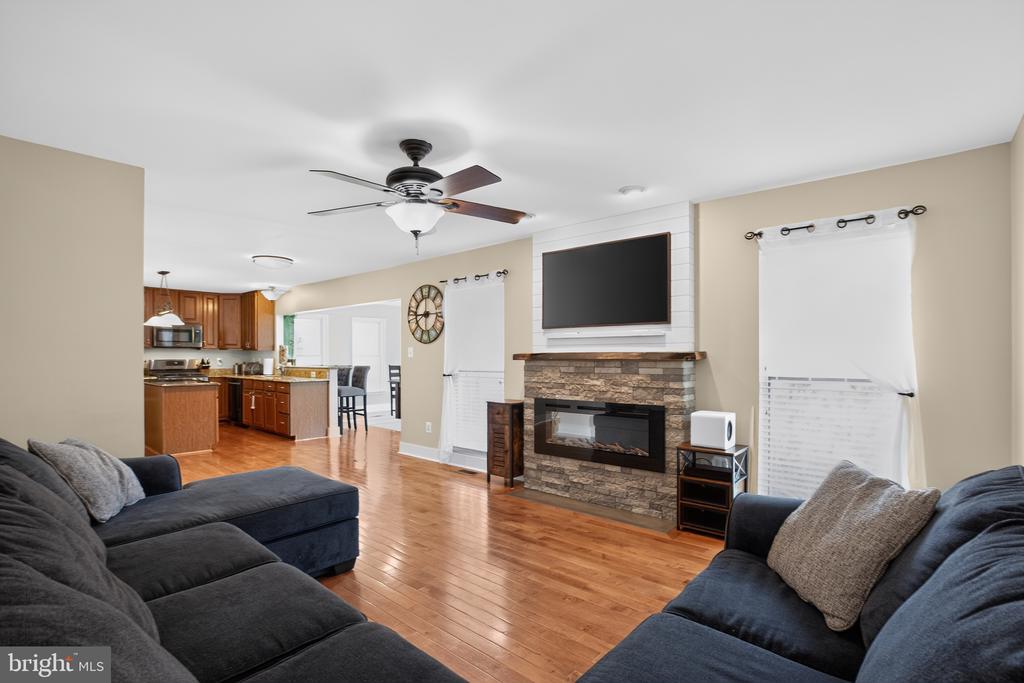 10110 MINDY CT, FREDERICKSBURG, Virginia 22408, 4 Bedrooms Bedrooms, ,3 BathroomsBathrooms,Residential,10110 MINDY CT,VASP2042954 MLS # VASP2042954