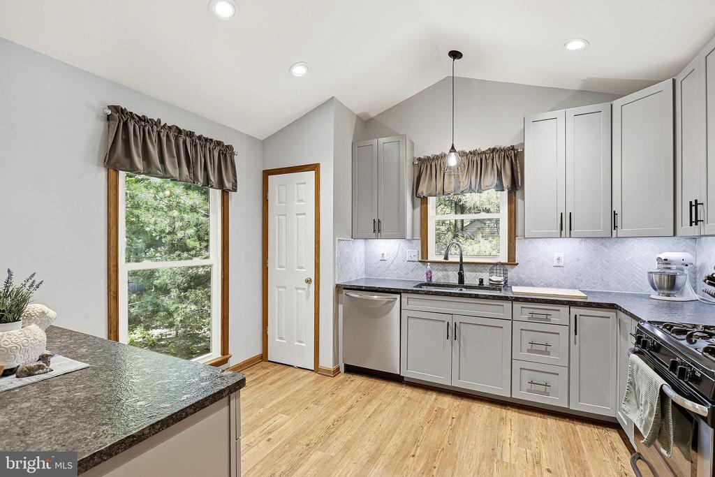10608 CRESTWOOD DR, SPOTSYLVANIA, Virginia 22553, 4 Bedrooms Bedrooms, ,3 BathroomsBathrooms,Residential,10608 CRESTWOOD DR,VASP2041030 MLS # VASP2041030 10608 CRESTWOOD DR, SPOTSYLVANIA, Virginia 22553, 4 Bedrooms Bedrooms, ,3 BathroomsBathrooms,Residential,10608 CRESTWOOD DR,VASP2041030 MLS # VASP2041030