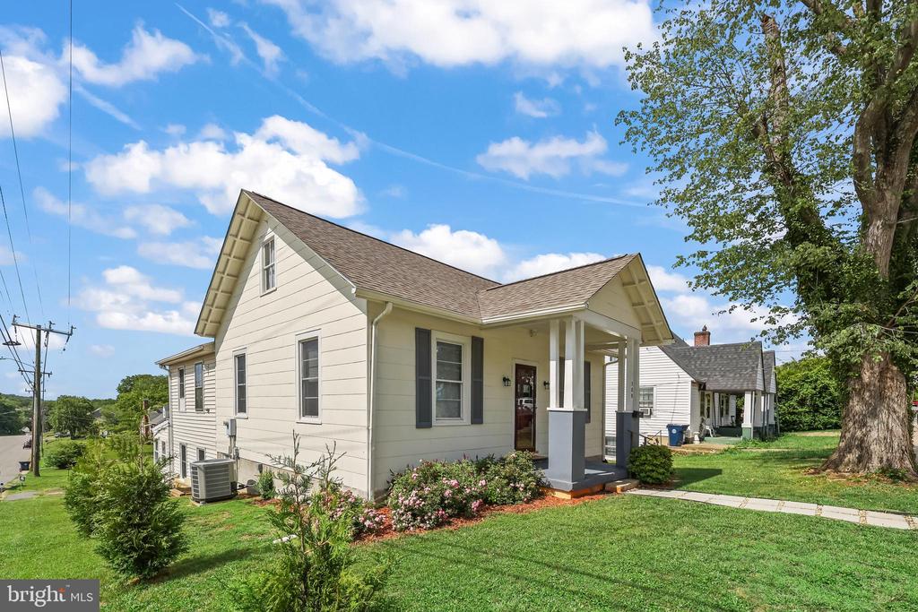 189 NEWTON ST, ORANGE, Virginia 22960, 4 Bedrooms Bedrooms, ,3 BathroomsBathrooms,Residential,189 NEWTON ST,VAOR2014478 MLS # VAOR2014478 189 NEWTON ST, ORANGE, Virginia 22960, 4 Bedrooms Bedrooms, ,3 BathroomsBathrooms,Residential,189 NEWTON ST,VAOR2014478 MLS # VAOR2014478