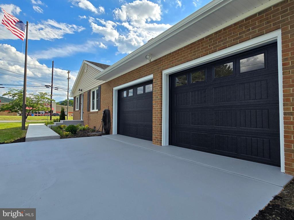 310 W MAIN ST, STANLEY, Virginia 22851, 5 Bedrooms Bedrooms, ,2 BathroomsBathrooms,Residential,310 W MAIN ST,VAPA2006464 MLS # VAPA2006464