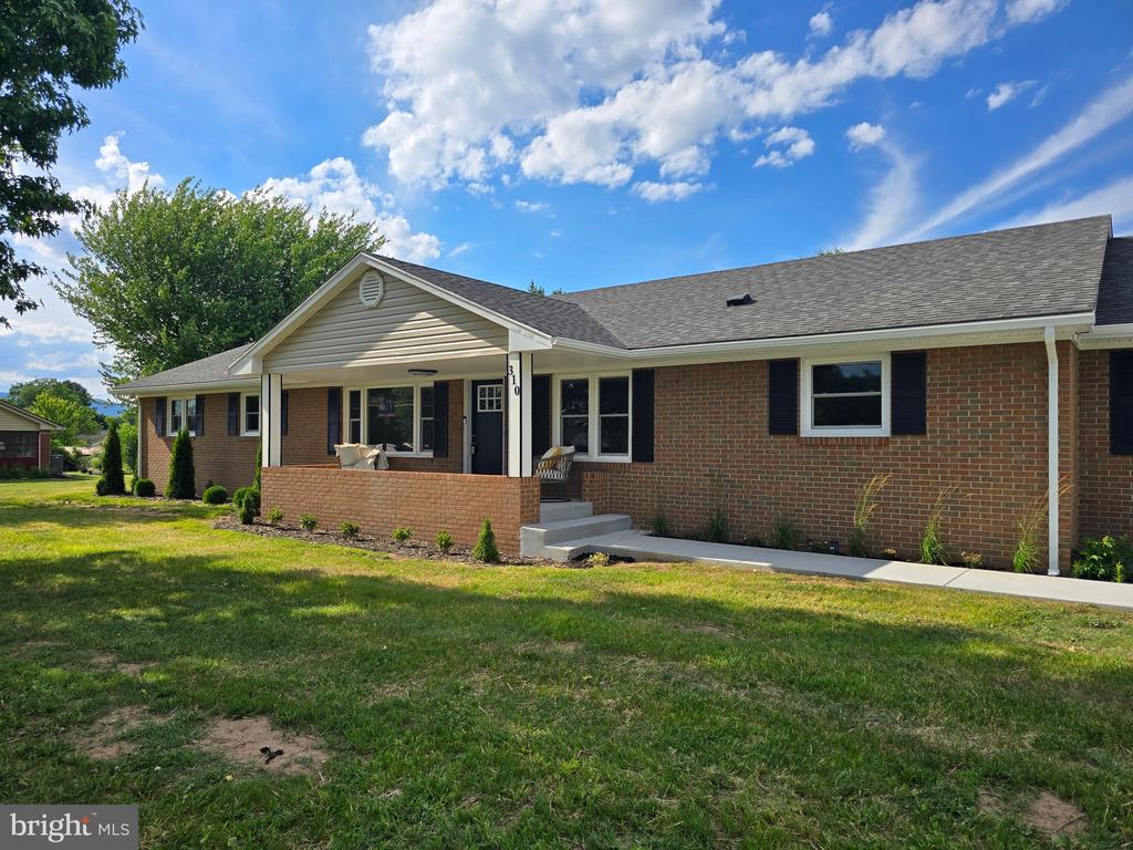 310 W MAIN ST, STANLEY, Virginia 22851, 5 Bedrooms Bedrooms, ,2 BathroomsBathrooms,Residential,310 W MAIN ST,VAPA2006464 MLS # VAPA2006464