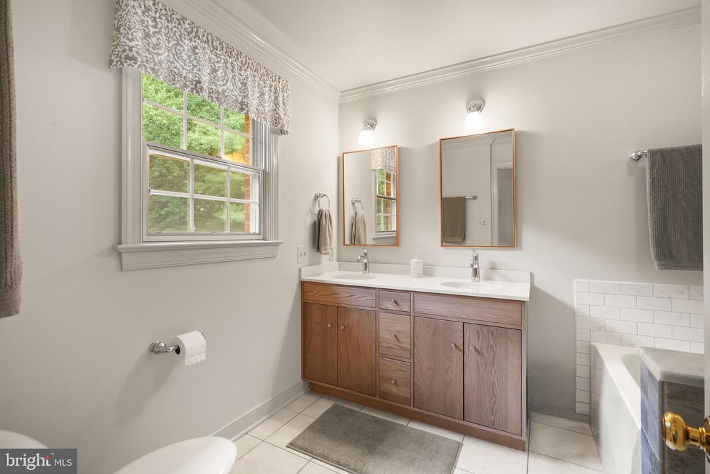 4554 CANTER LN, WARRENTON, Virginia 20187, 4 Bedrooms Bedrooms, ,2 BathroomsBathrooms,Residential,4554 CANTER LN,VAFQ2022606 MLS # VAFQ2022606 4554 CANTER LN, WARRENTON, Virginia 20187, 4 Bedrooms Bedrooms, ,2 BathroomsBathrooms,Residential,4554 CANTER LN,VAFQ2022606 MLS # VAFQ2022606