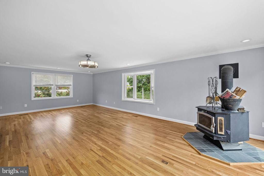 10329 GORDON RD, SPOTSYLVANIA, Virginia 22553, 4 Bedrooms Bedrooms, ,3 BathroomsBathrooms,Residential,10329 GORDON RD,VASP2043064 MLS # VASP2043064