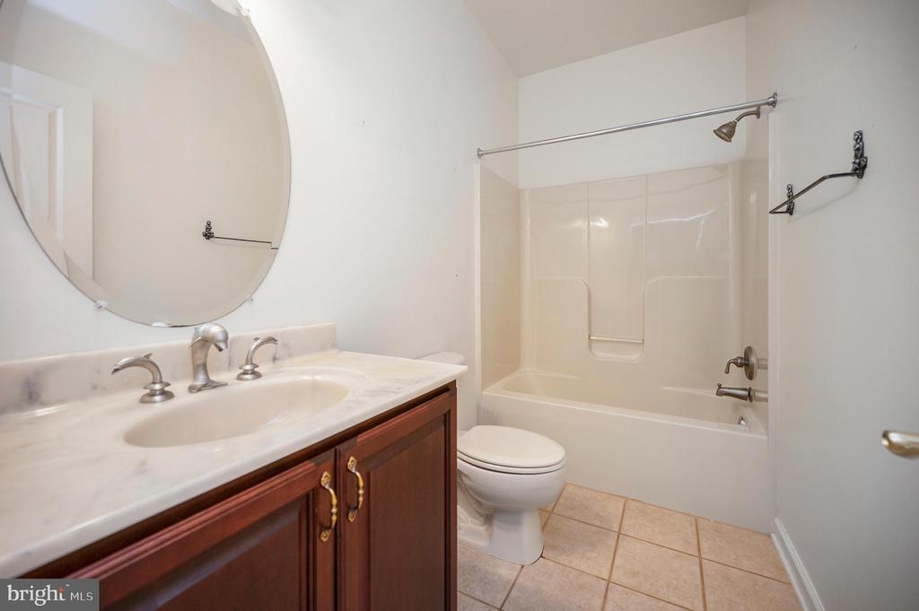 909 EASTOVER PKWY, LOCUST GROVE, Virginia 22508, 5 Bedrooms Bedrooms, ,3 BathroomsBathrooms,Residential,909 EASTOVER PKWY,VAOR2014230 MLS # VAOR2014230