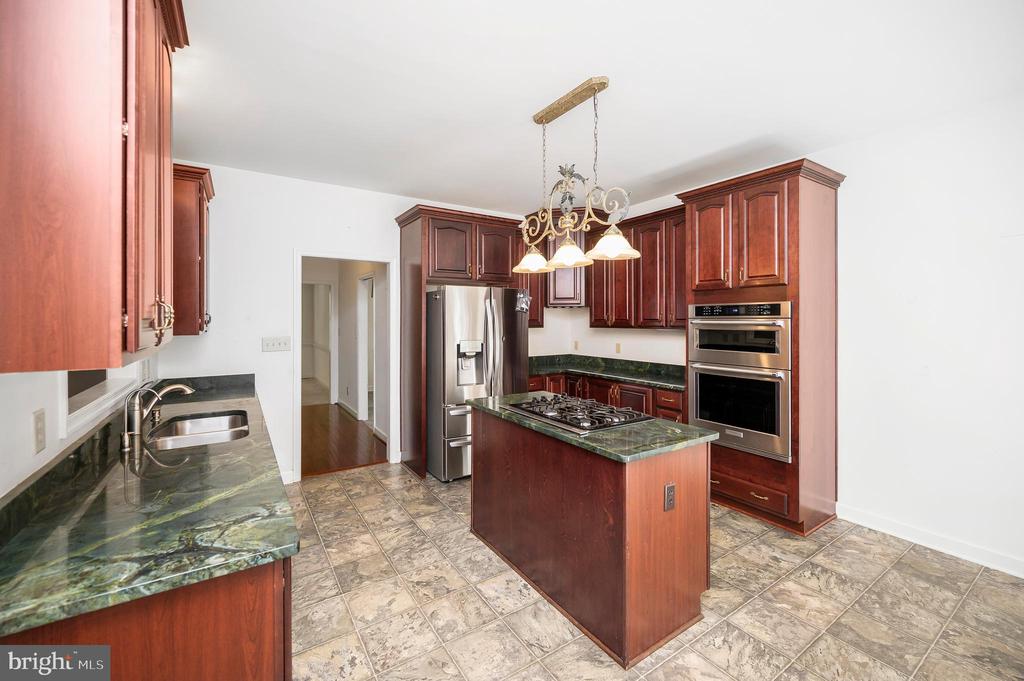 909 EASTOVER PKWY, LOCUST GROVE, Virginia 22508, 5 Bedrooms Bedrooms, ,3 BathroomsBathrooms,Residential,909 EASTOVER PKWY,VAOR2014230 MLS # VAOR2014230