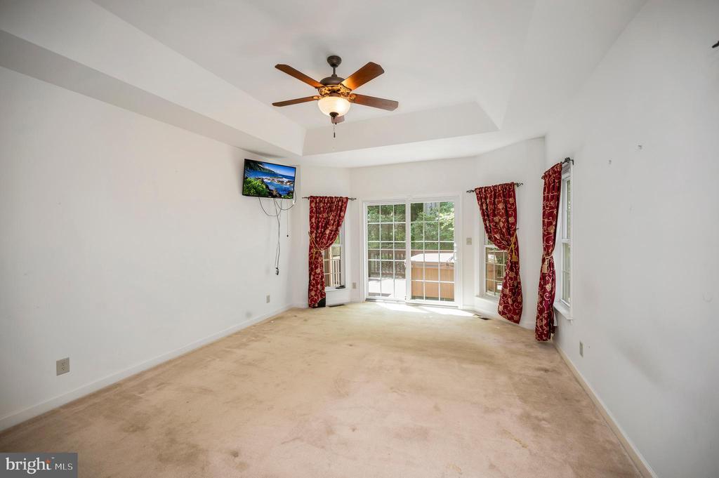909 EASTOVER PKWY, LOCUST GROVE, Virginia 22508, 5 Bedrooms Bedrooms, ,3 BathroomsBathrooms,Residential,909 EASTOVER PKWY,VAOR2014230 MLS # VAOR2014230