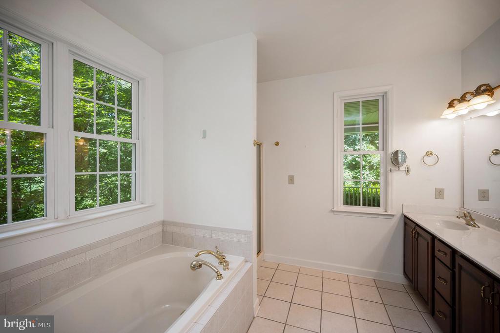 909 EASTOVER PKWY, LOCUST GROVE, Virginia 22508, 5 Bedrooms Bedrooms, ,3 BathroomsBathrooms,Residential,909 EASTOVER PKWY,VAOR2014230 MLS # VAOR2014230