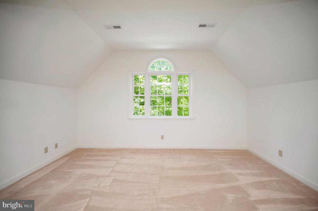 909 EASTOVER PKWY, LOCUST GROVE, Virginia 22508, 5 Bedrooms Bedrooms, ,3 BathroomsBathrooms,Residential,909 EASTOVER PKWY,VAOR2014230 MLS # VAOR2014230