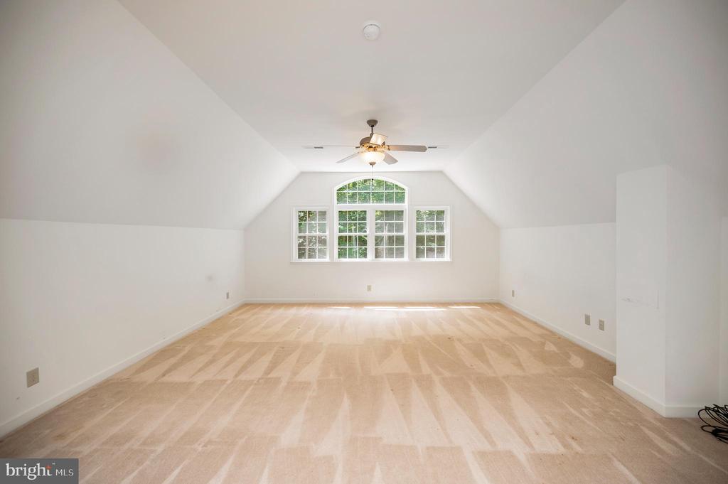909 EASTOVER PKWY, LOCUST GROVE, Virginia 22508, 5 Bedrooms Bedrooms, ,3 BathroomsBathrooms,Residential,909 EASTOVER PKWY,VAOR2014230 MLS # VAOR2014230