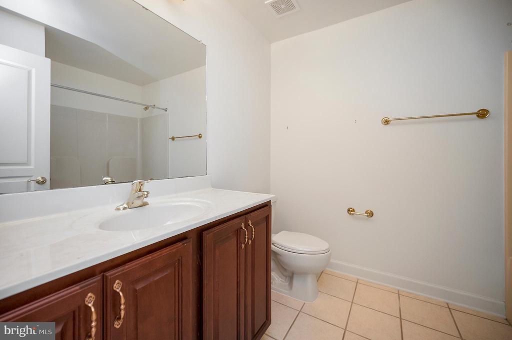 909 EASTOVER PKWY, LOCUST GROVE, Virginia 22508, 5 Bedrooms Bedrooms, ,3 BathroomsBathrooms,Residential,909 EASTOVER PKWY,VAOR2014230 MLS # VAOR2014230