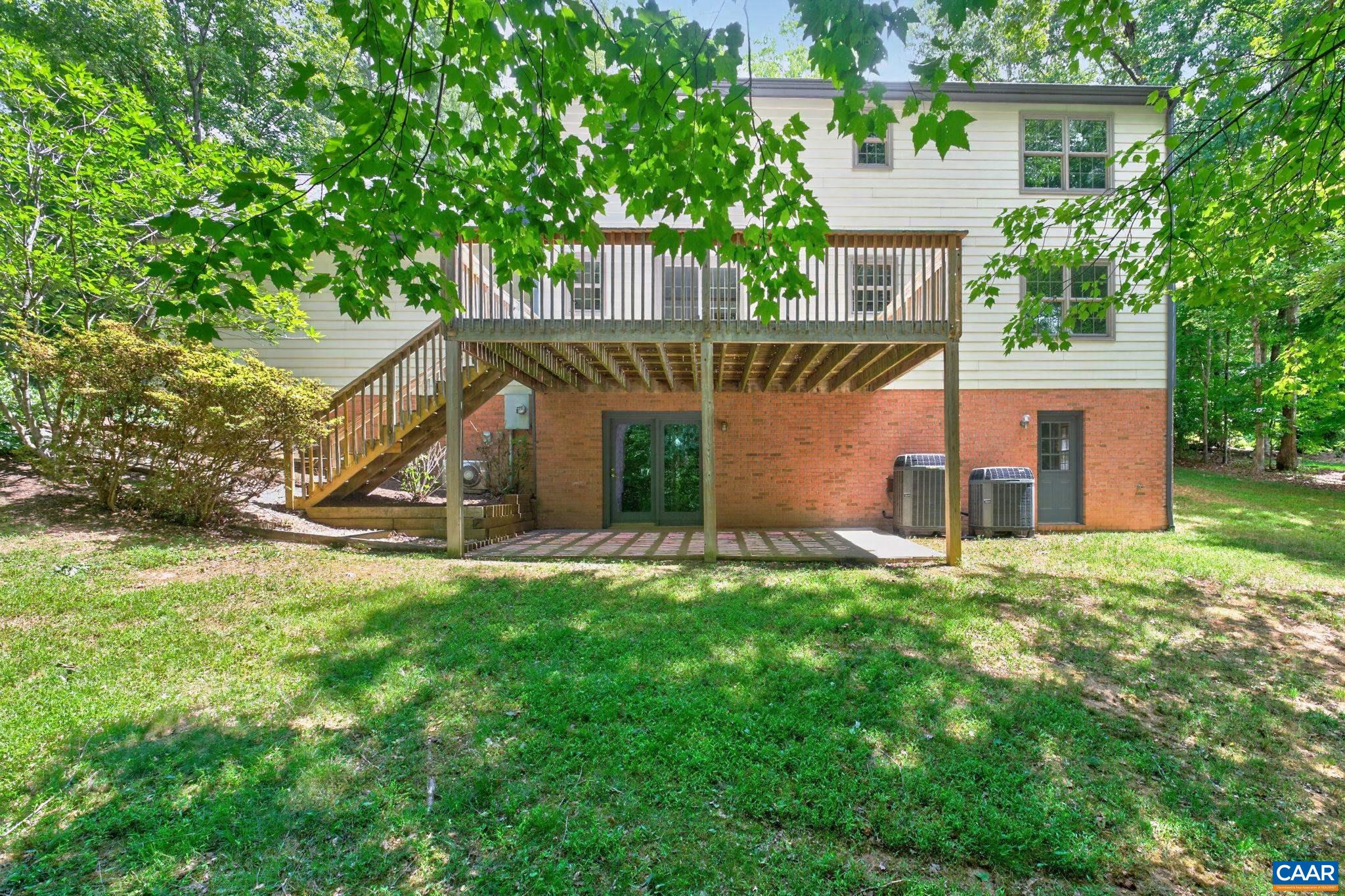 Plenty of space for playing, relaxing, & exploring in this yard.